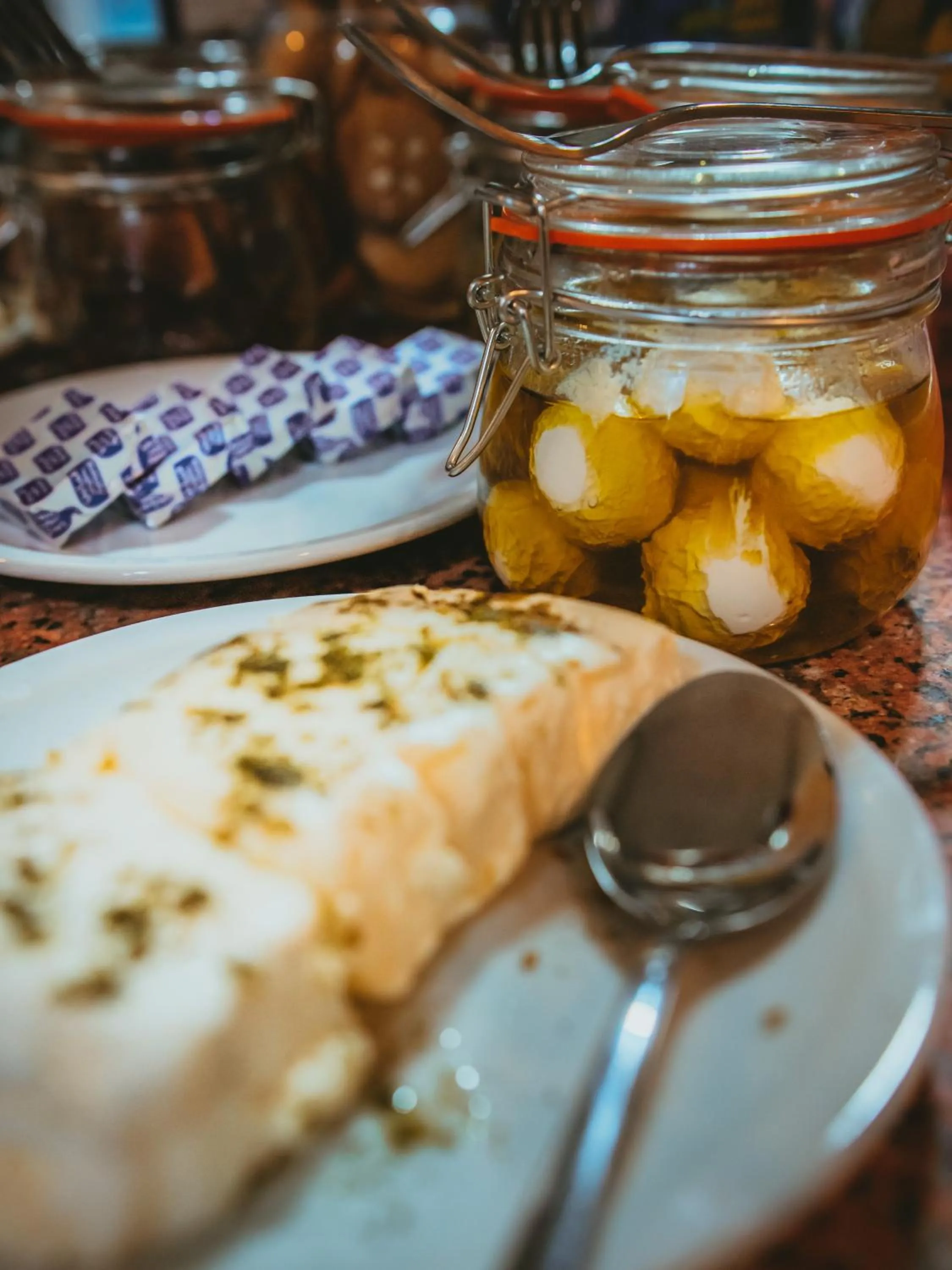 Restaurant/places to eat in Over Mountains Hotel