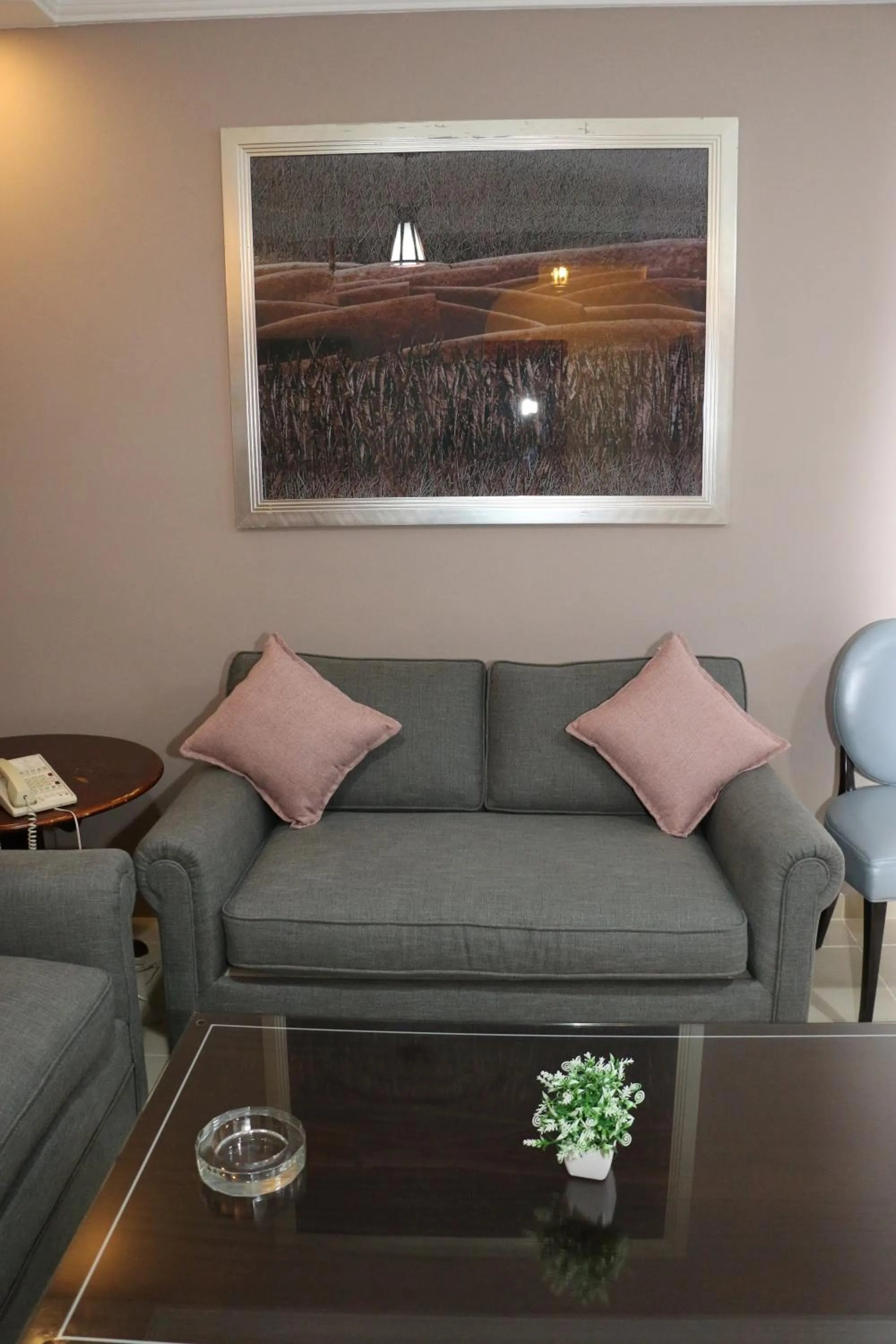 Over Mountains Hotel