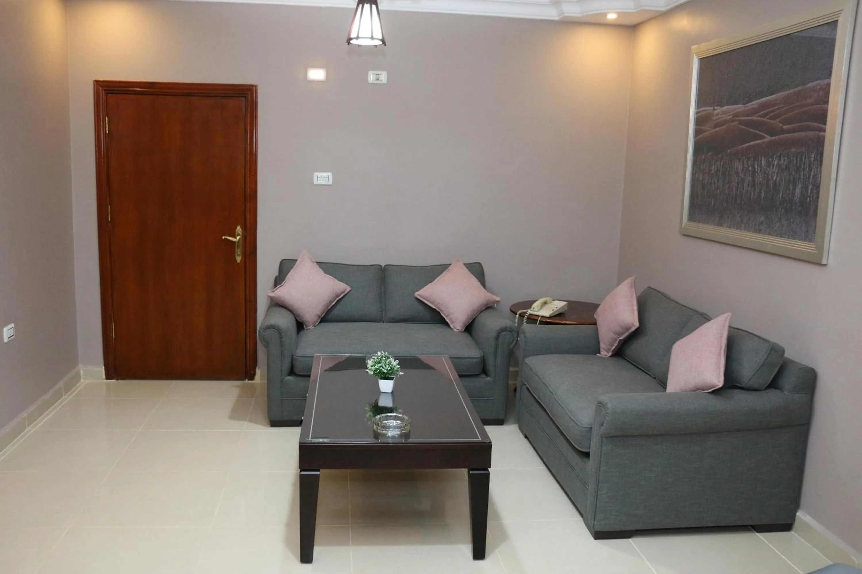 Over Mountains Hotel