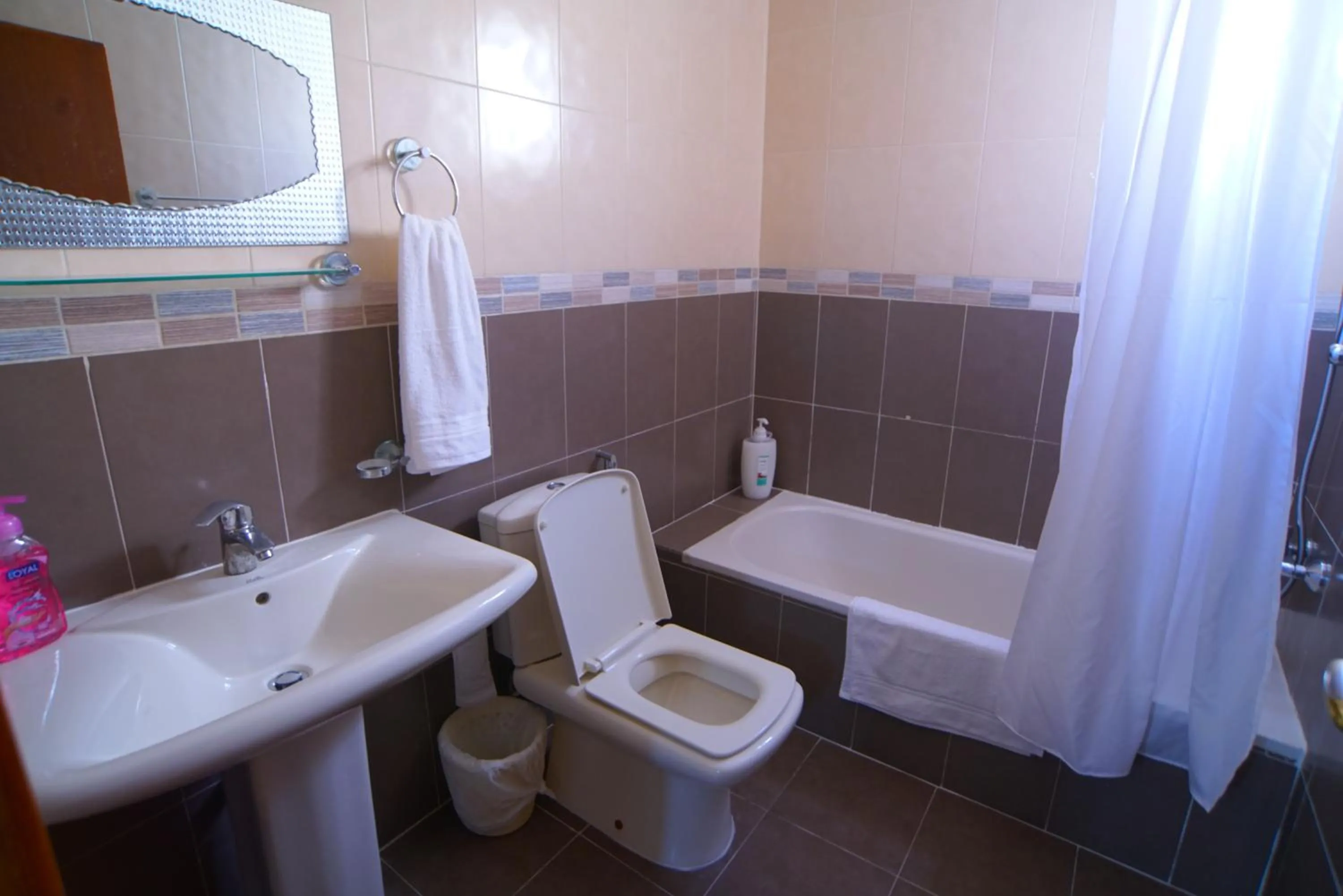 Over Mountains Hotel