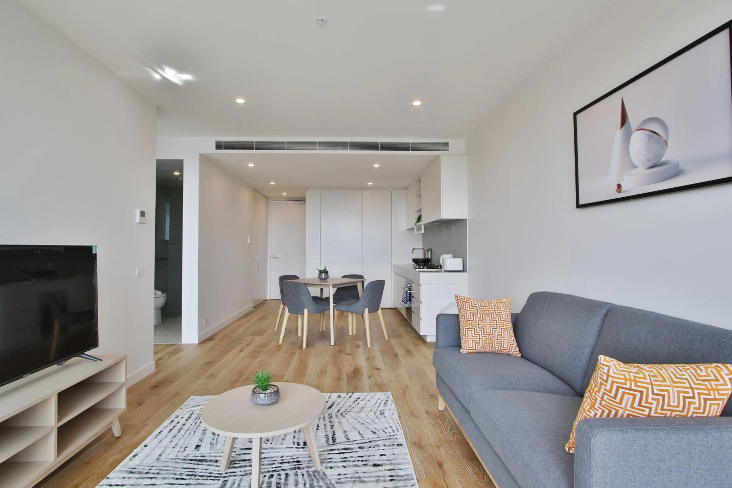 TV and multimedia in Domi Serviced Apartments