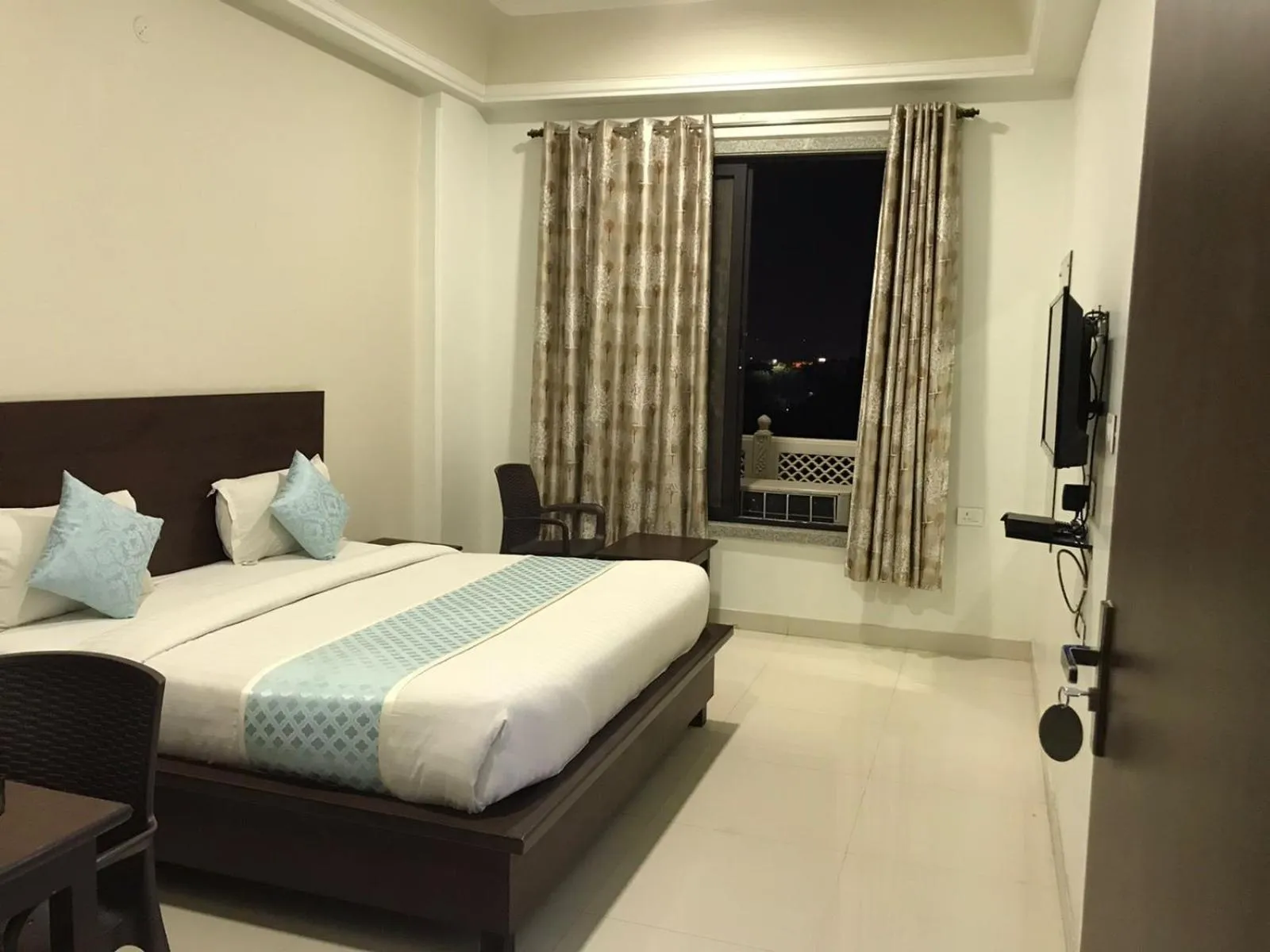 Bed in Jeenmount Heritage Boutique Hotel