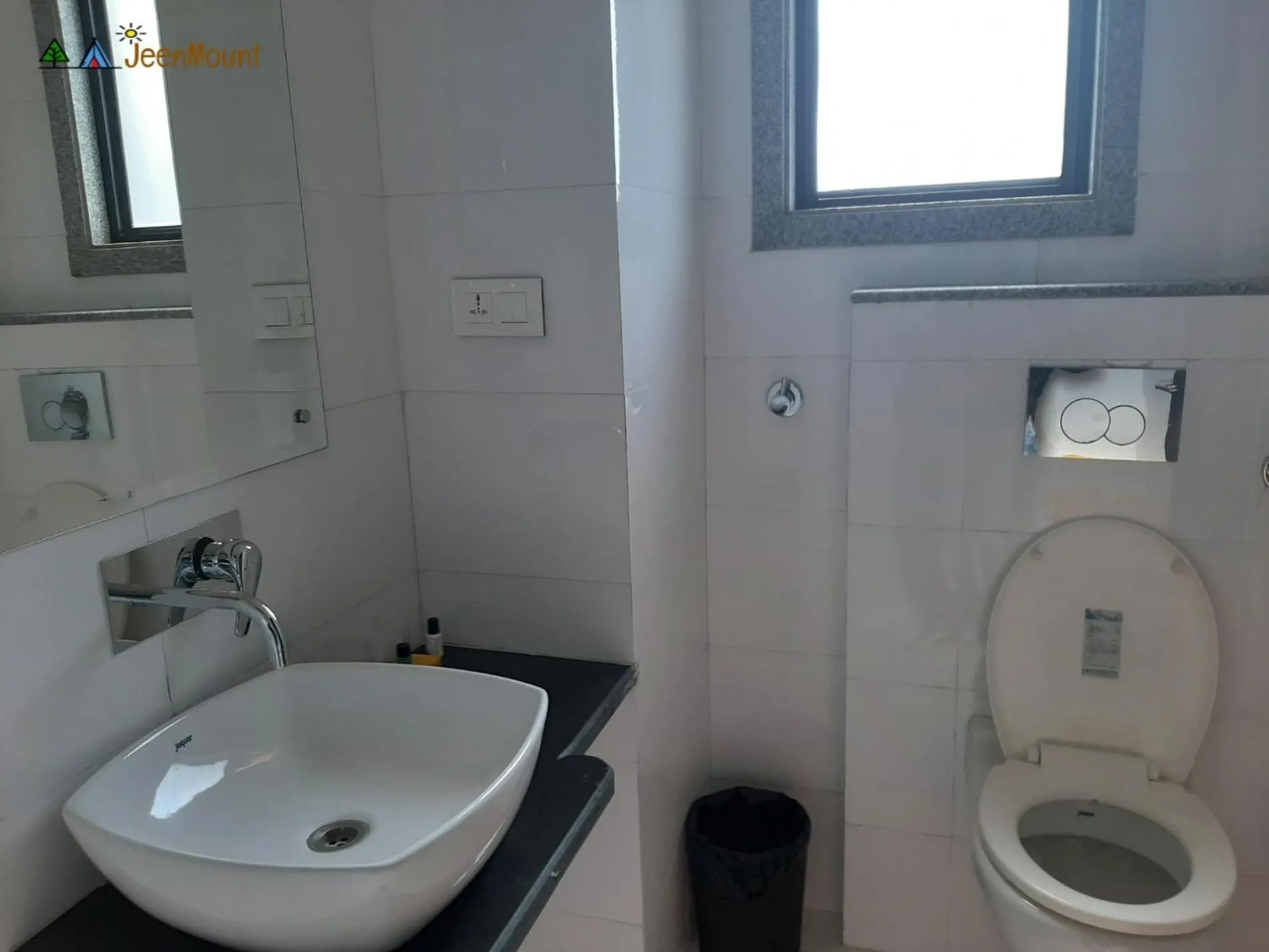 Bathroom in Jeenmount Heritage Boutique Hotel