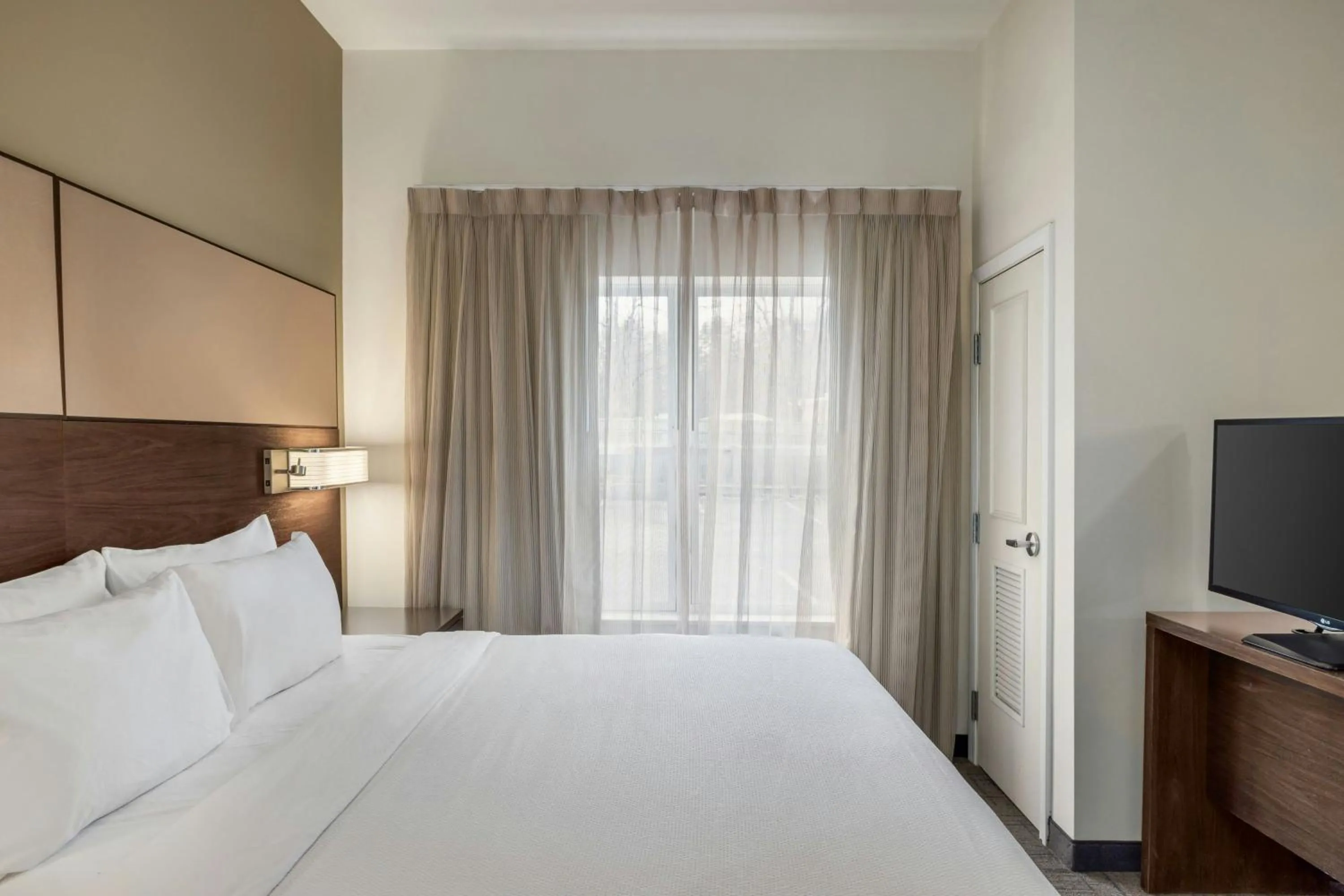 Photo of the whole room, Bed in Residence Inn by Marriott Albany Washington Avenue