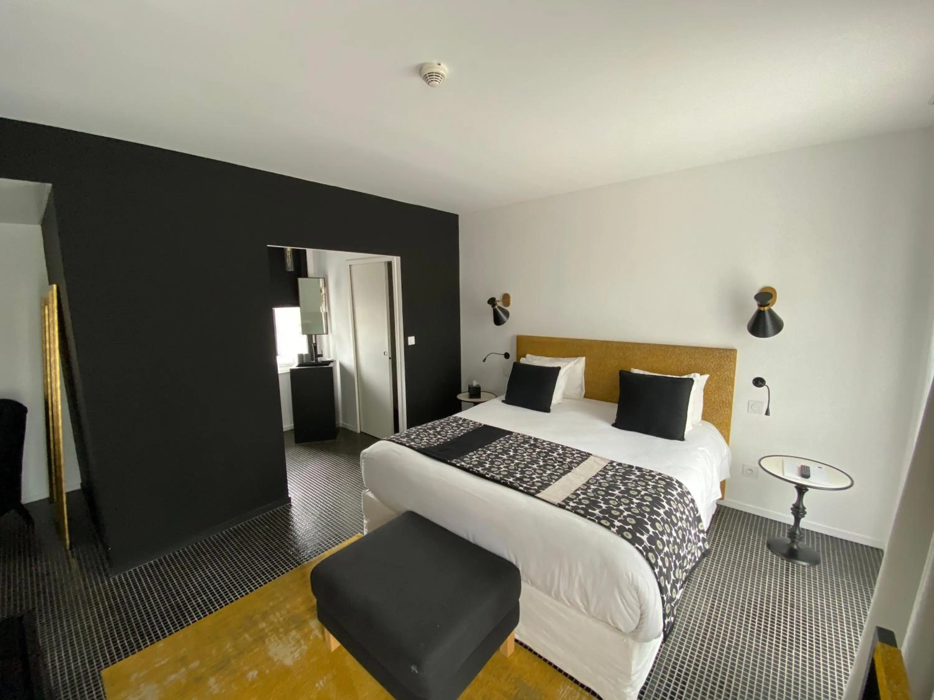 Bed in Hotel Pont Levis - Franck Putelat