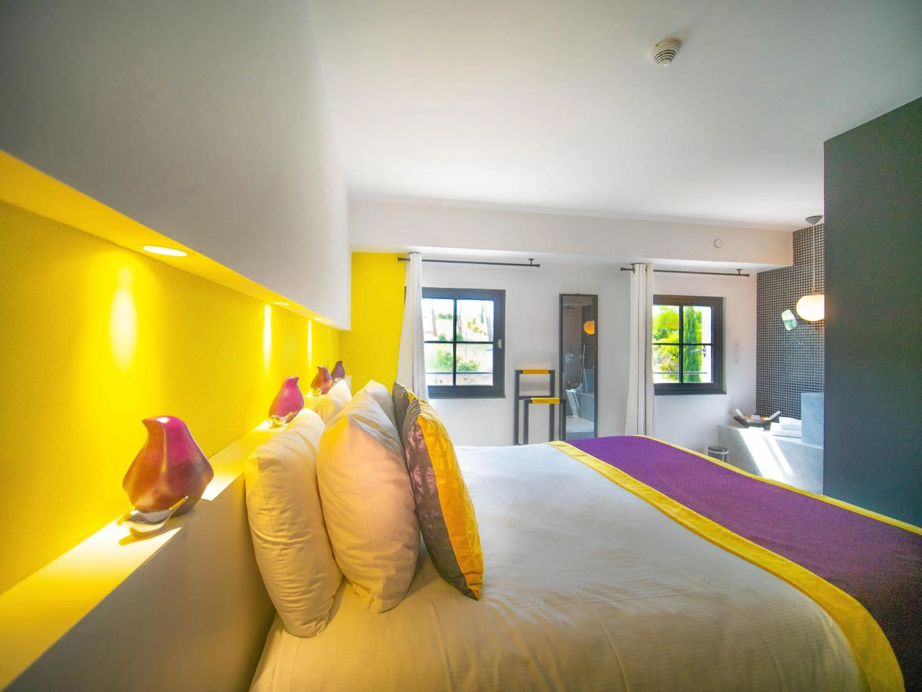 Photo of the whole room, Bed in Hotel Pont Levis - Franck Putelat