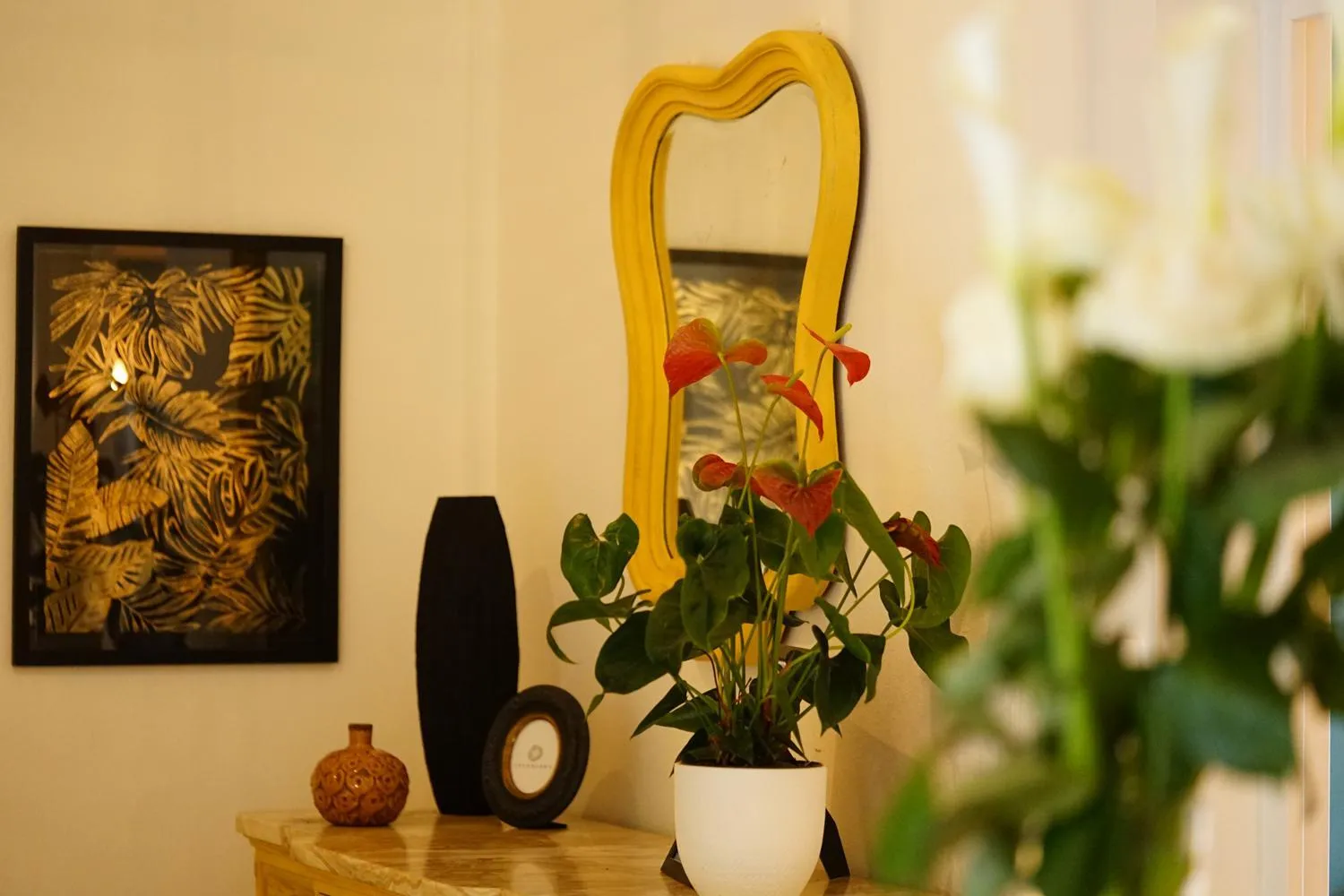 Decorative detail in Logis Hotel Le Blason de Provence