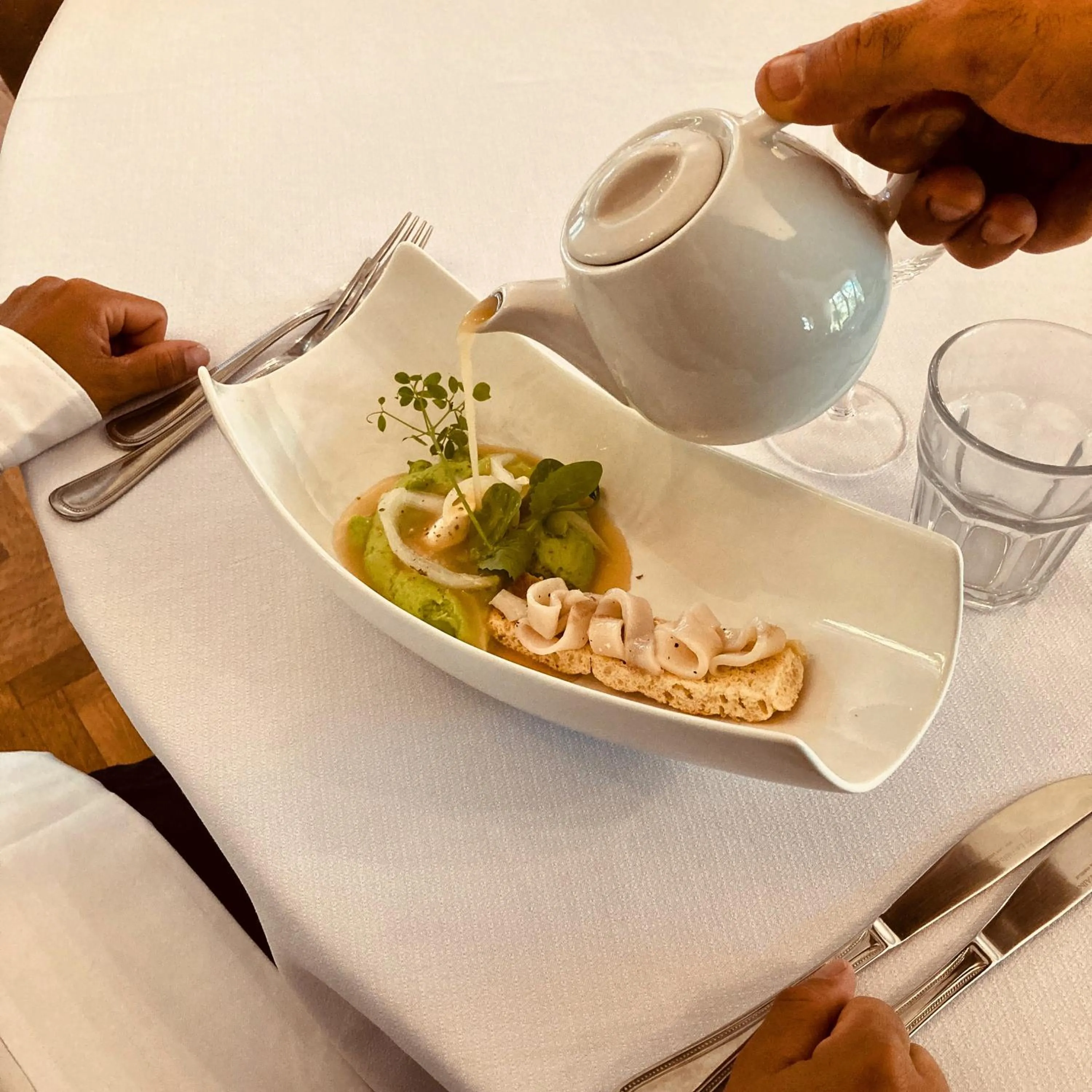 Meals in Logis Hotel Le Blason de Provence