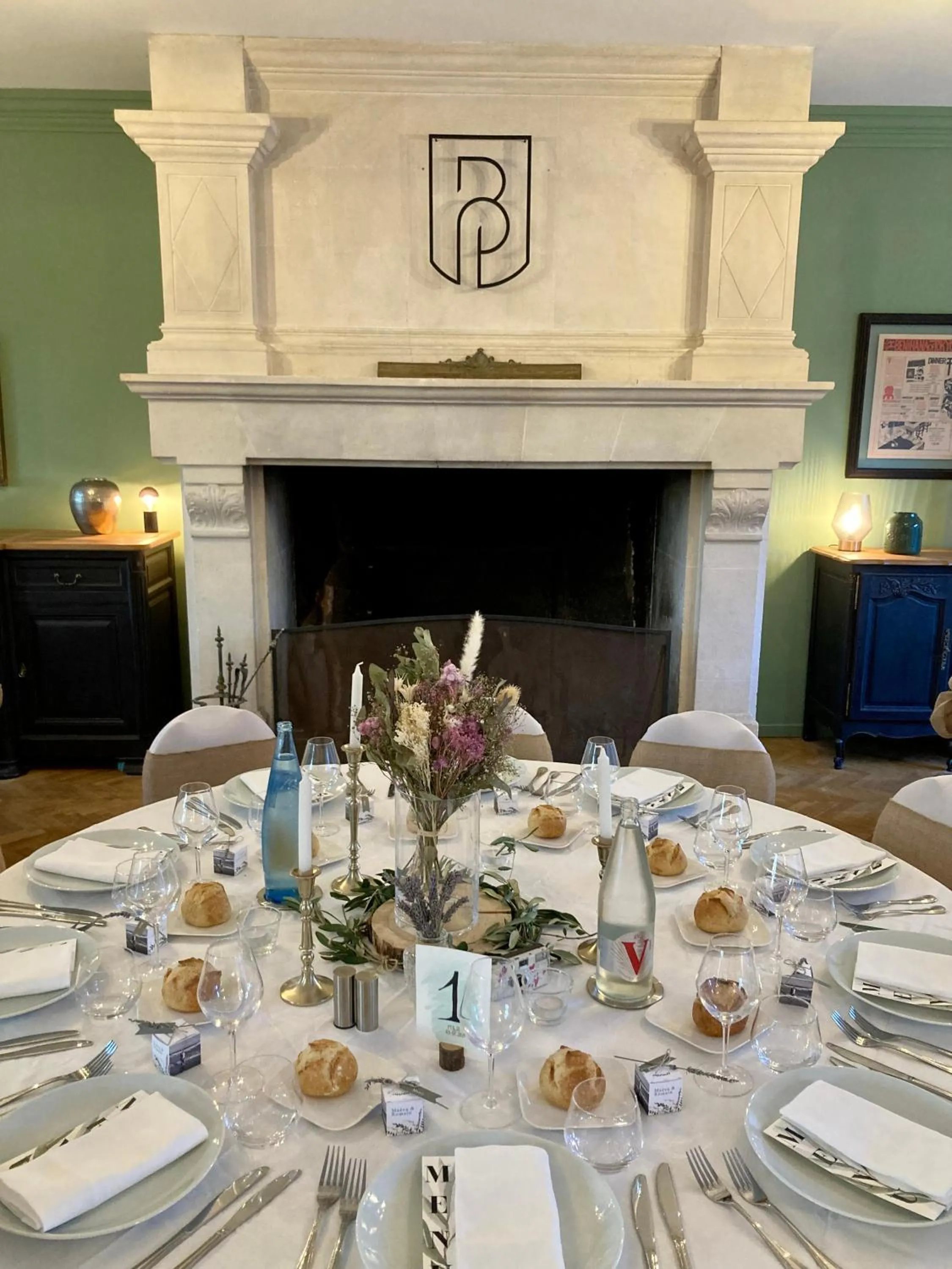 Restaurant/places to eat in Logis Hotel Le Blason de Provence