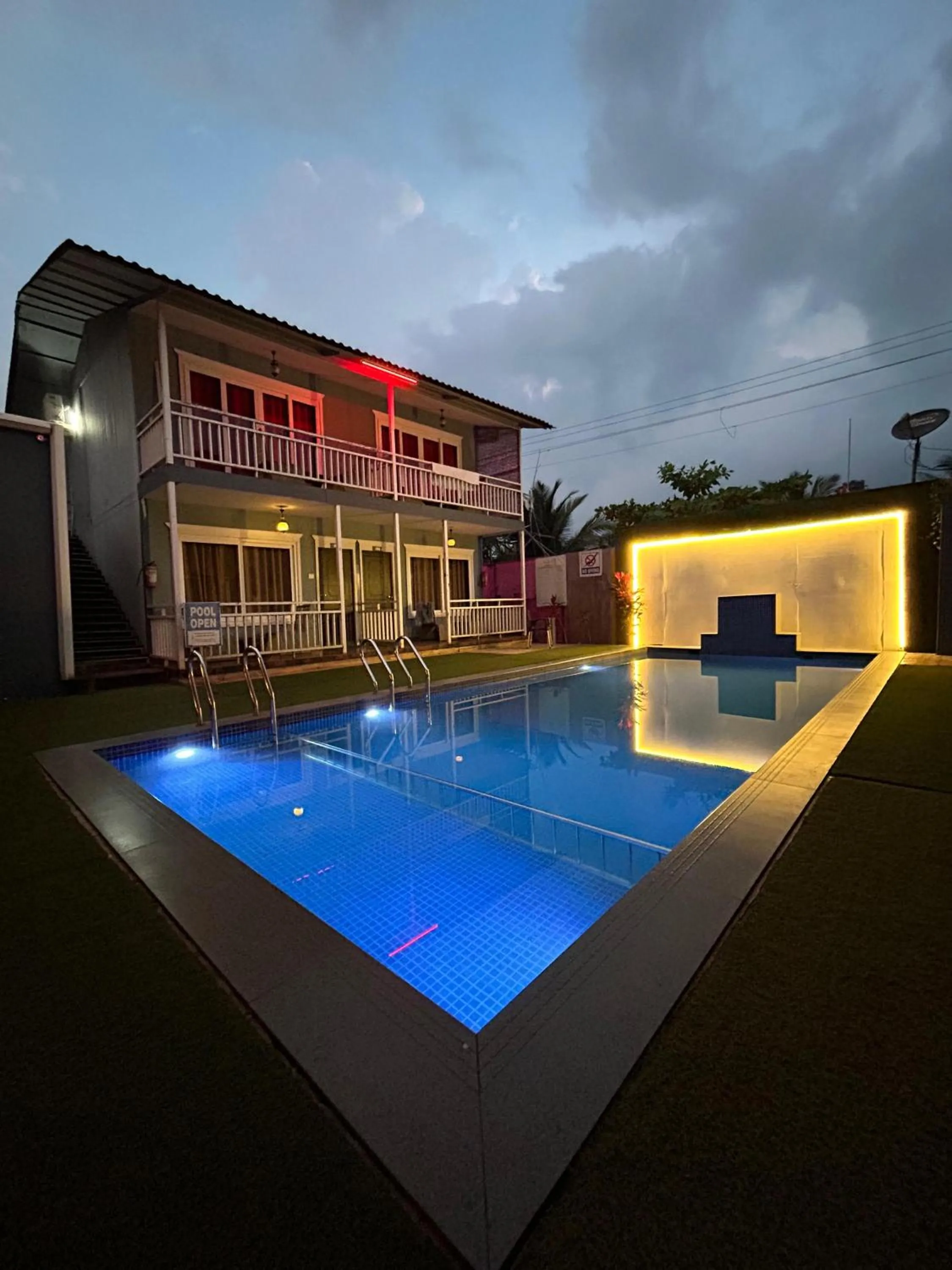 Swimming pool in Sea Shell Beach Cottages & Suites