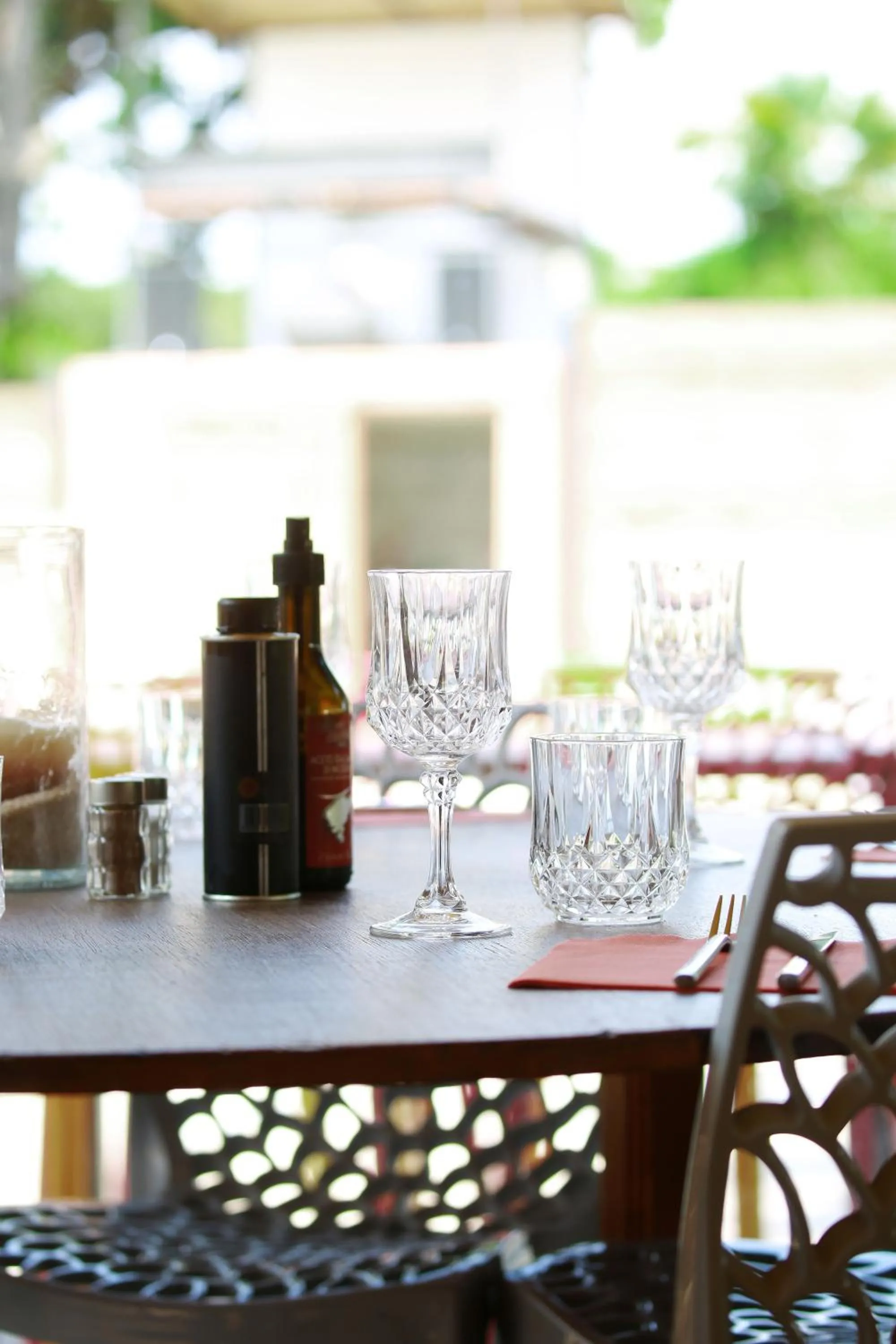 Restaurant/places to eat in Le Banana's Hotel