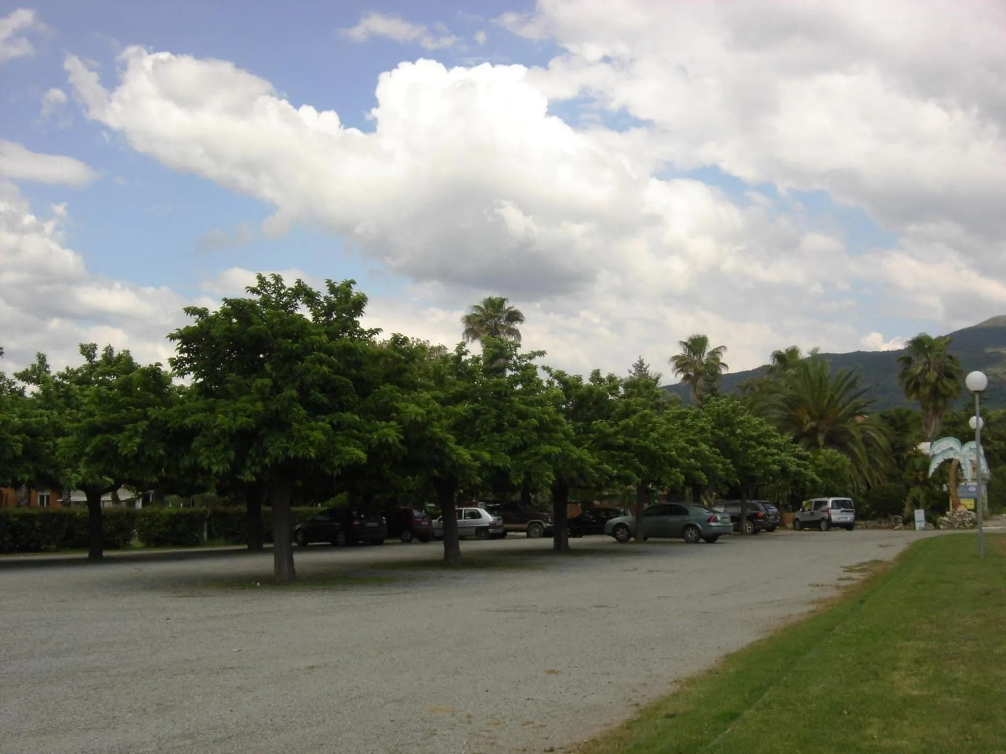 Facade/entrance in Le Banana's Hotel
