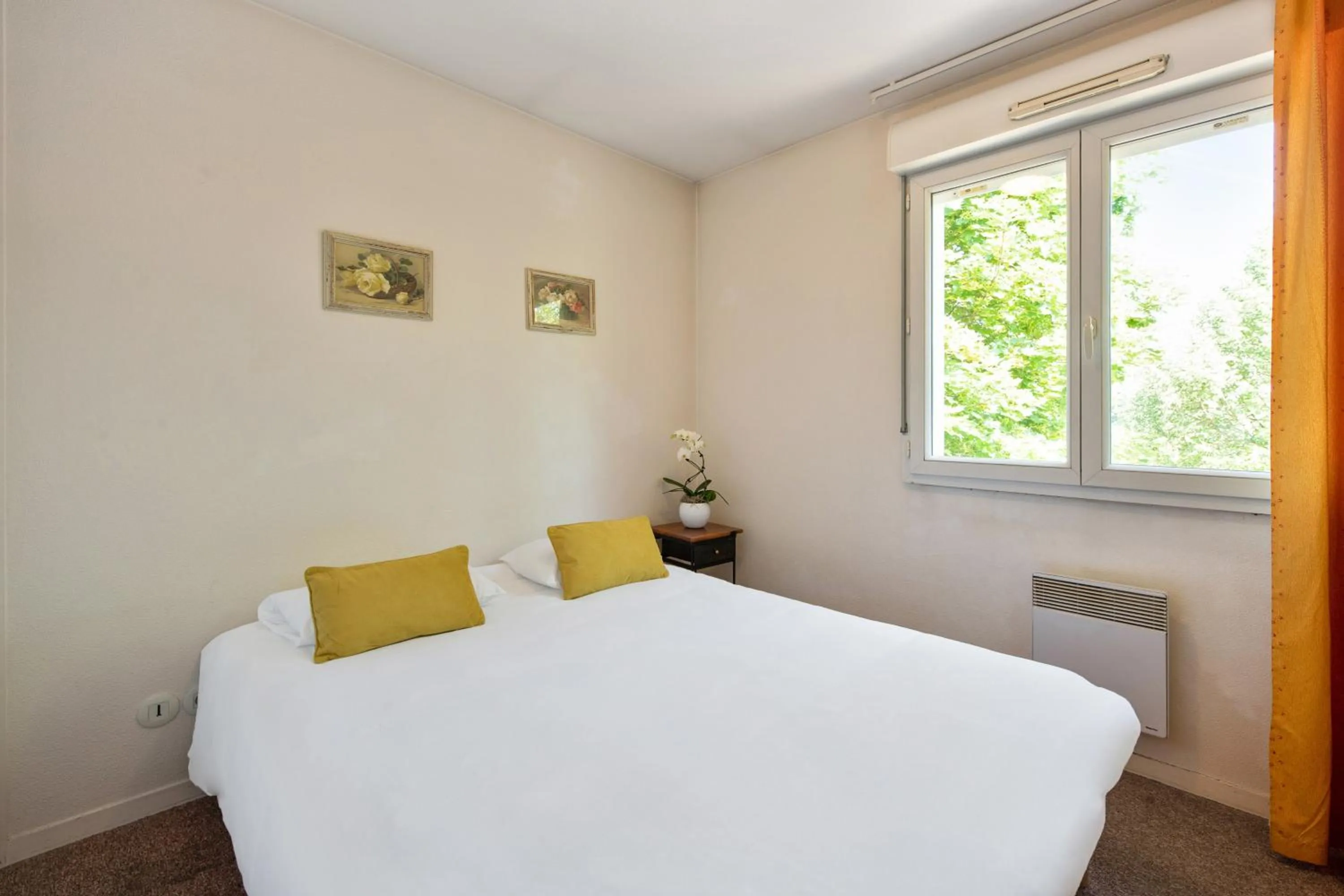 Bed in Appart'City Classic Dijon - Toison D'Or