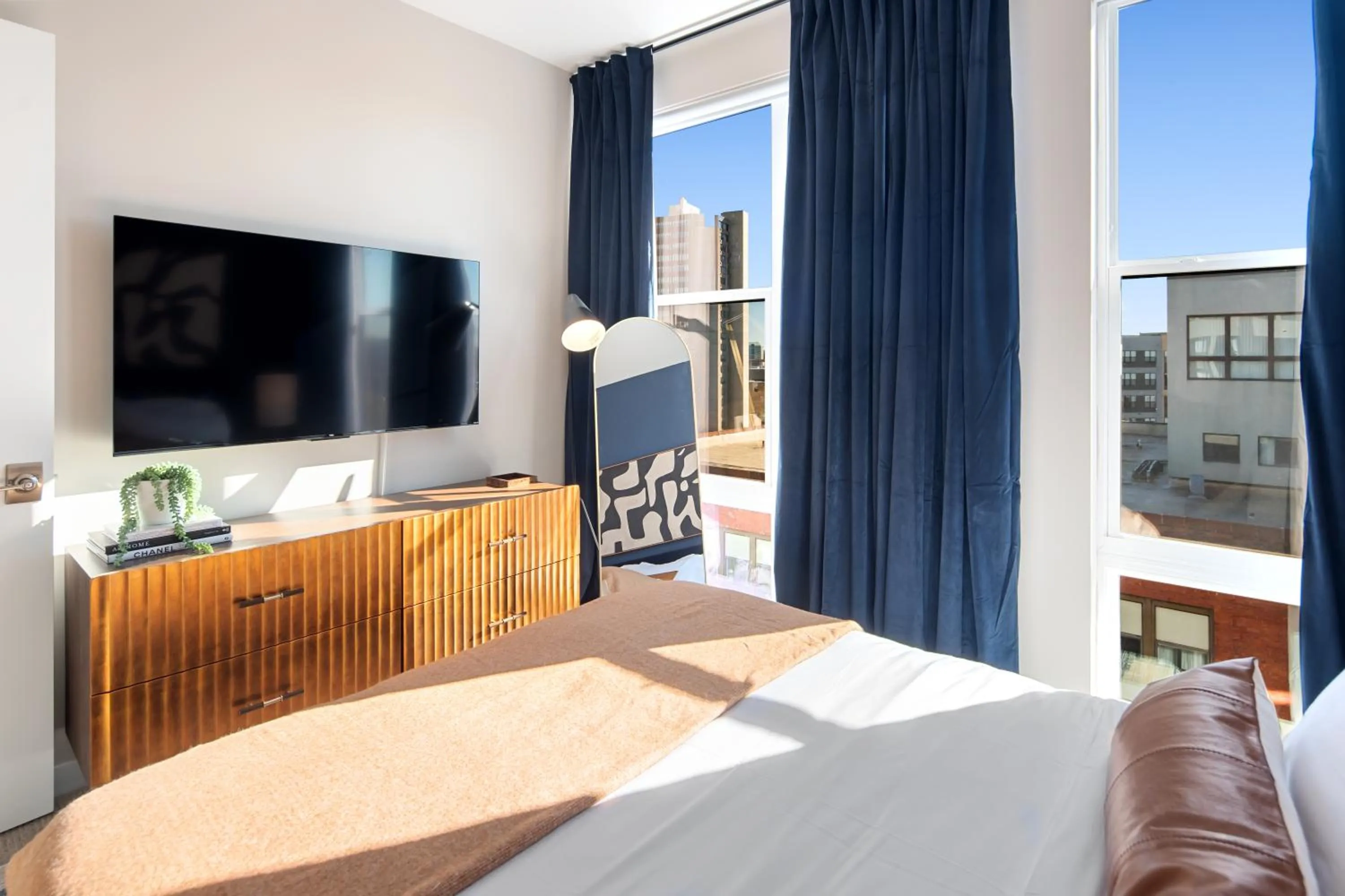 Bedroom, Bed in Luxury Furnished Apartments by Hyatus Downtown at Yale