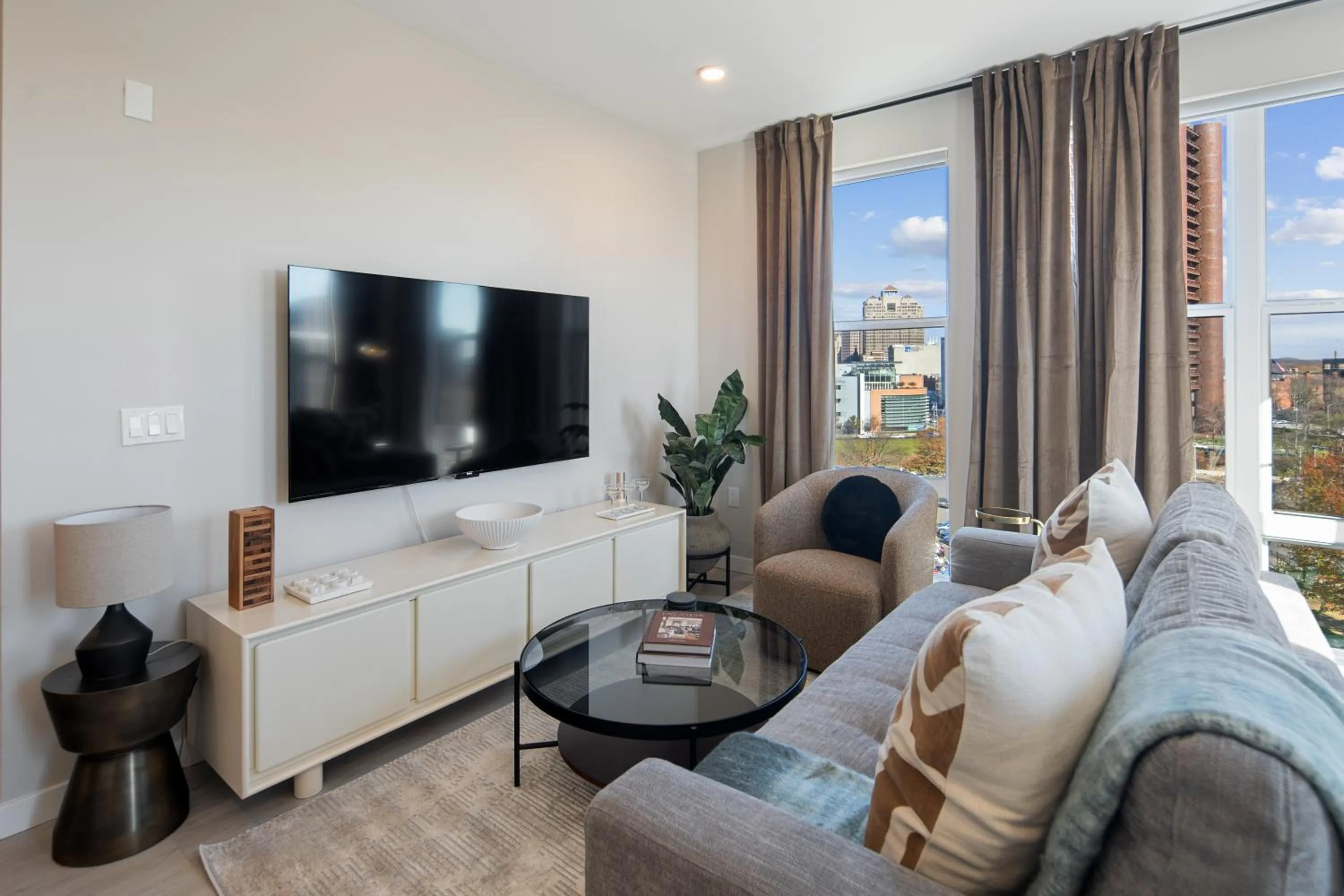 TV and multimedia in Luxury Furnished Apartments by Hyatus Downtown at Yale