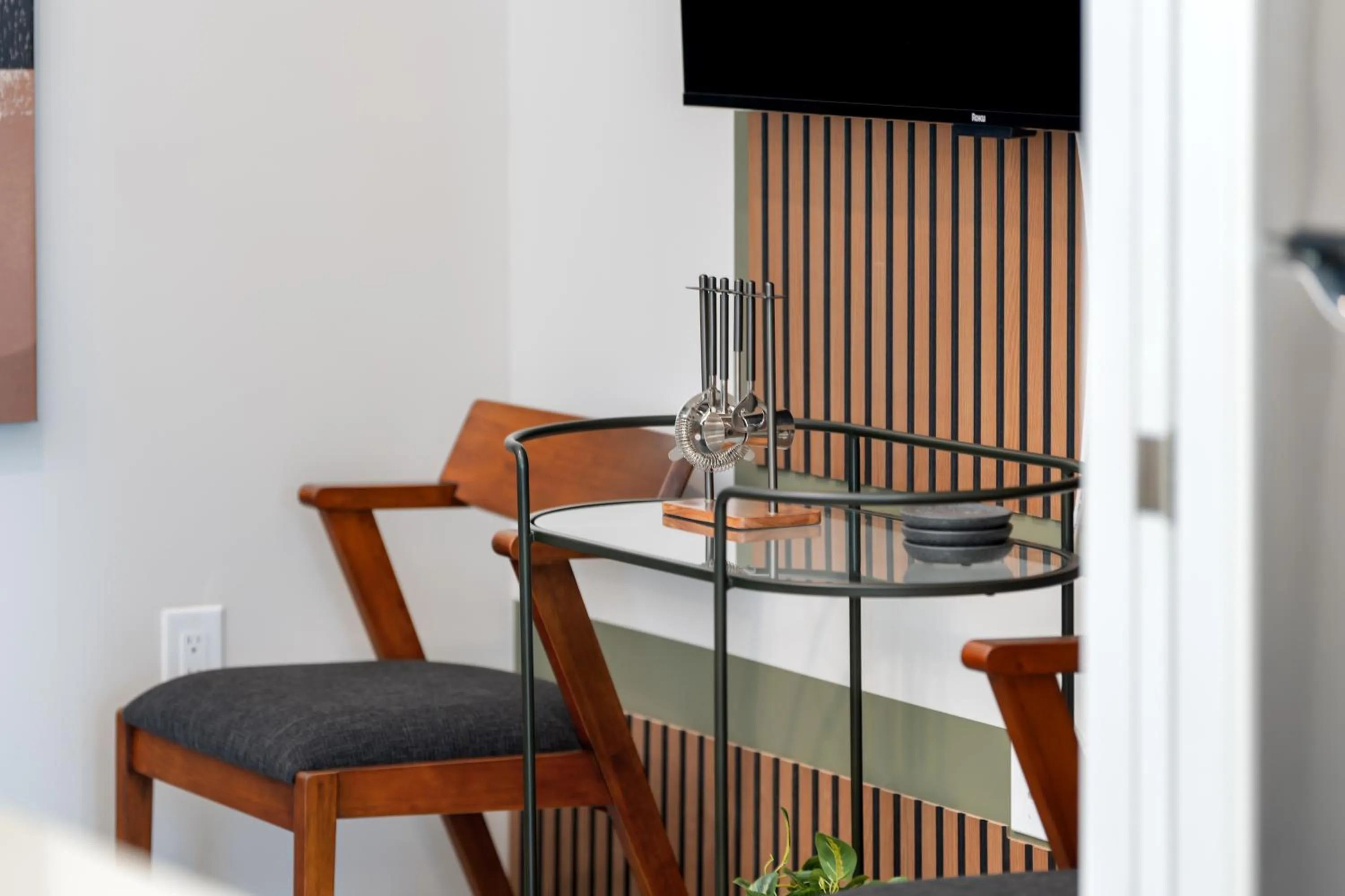 Dining area in Luxury Furnished Apartments by Hyatus Downtown at Yale