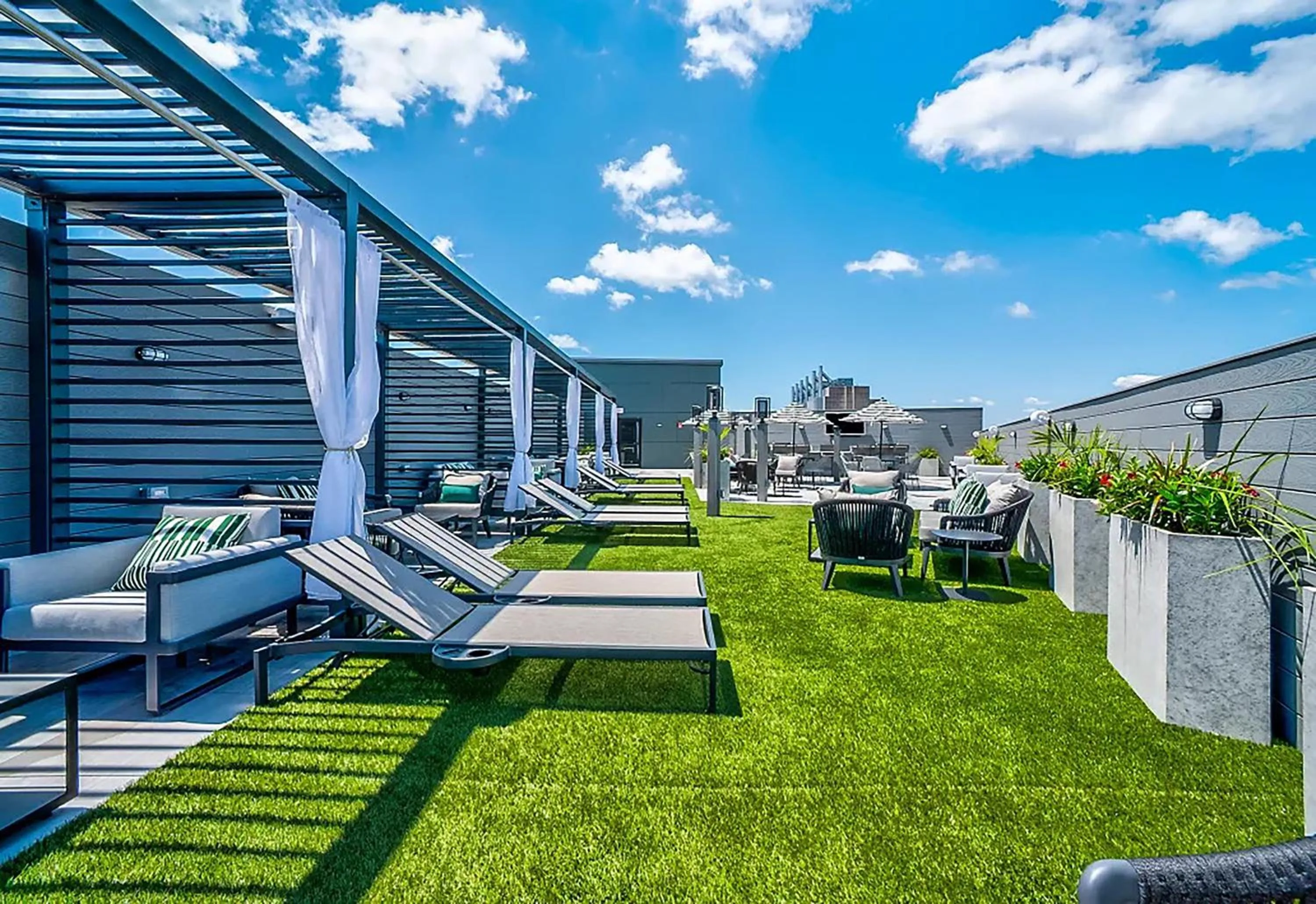 Seating area in Luxury Furnished Apartments by Hyatus Downtown at Yale