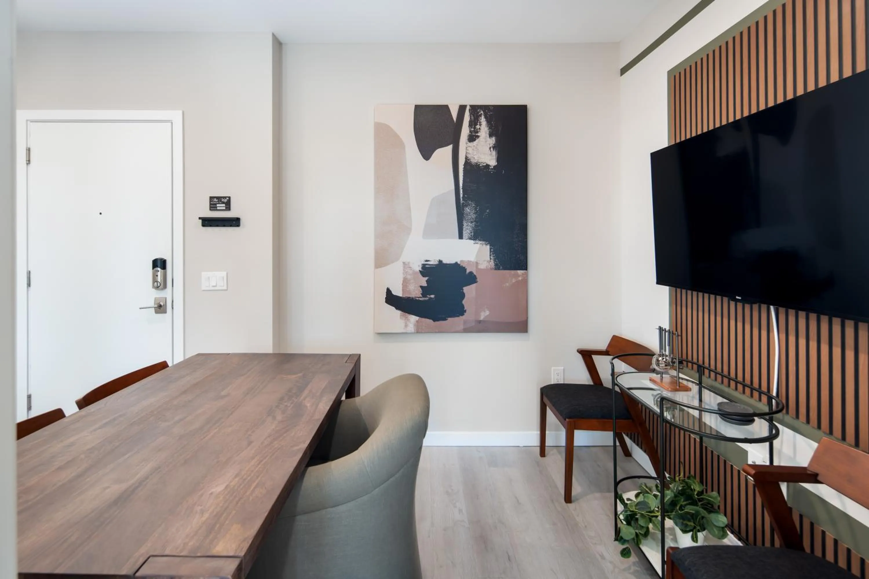 Dining area in Luxury Furnished Apartments by Hyatus Downtown at Yale