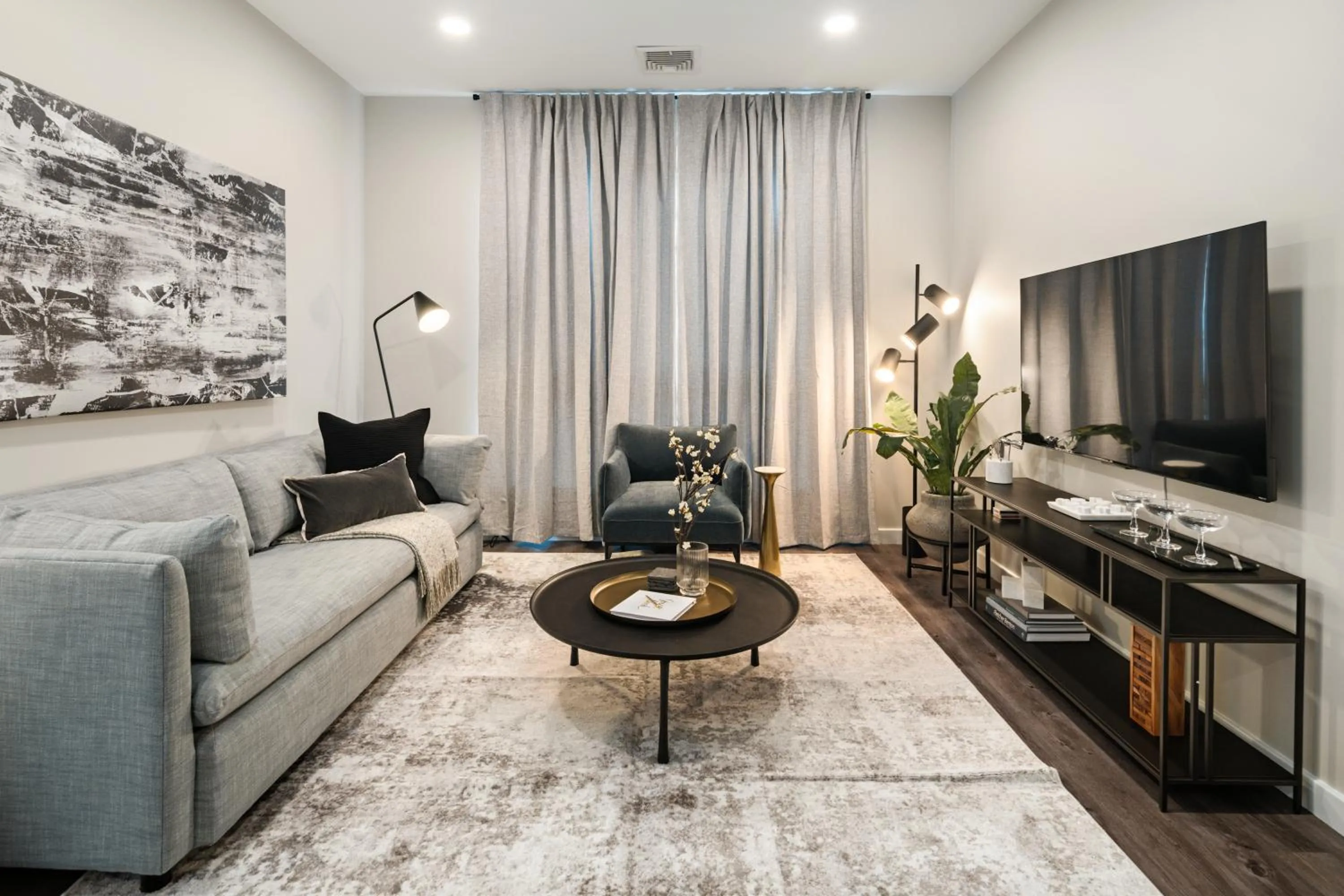 Living room in Luxury Furnished Apartments by Hyatus Downtown at Yale