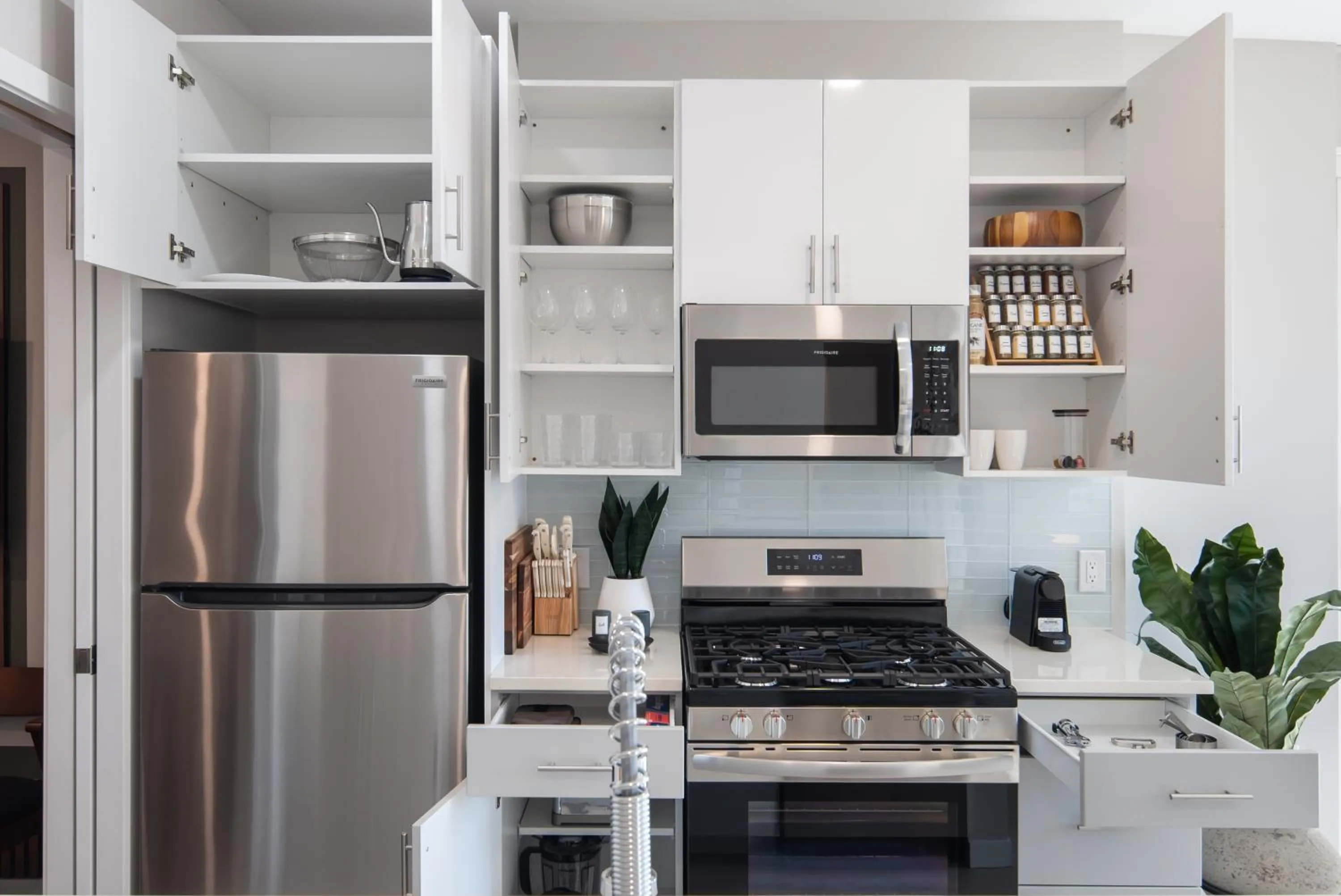 kitchen in Luxury Furnished Apartments by Hyatus Downtown at Yale