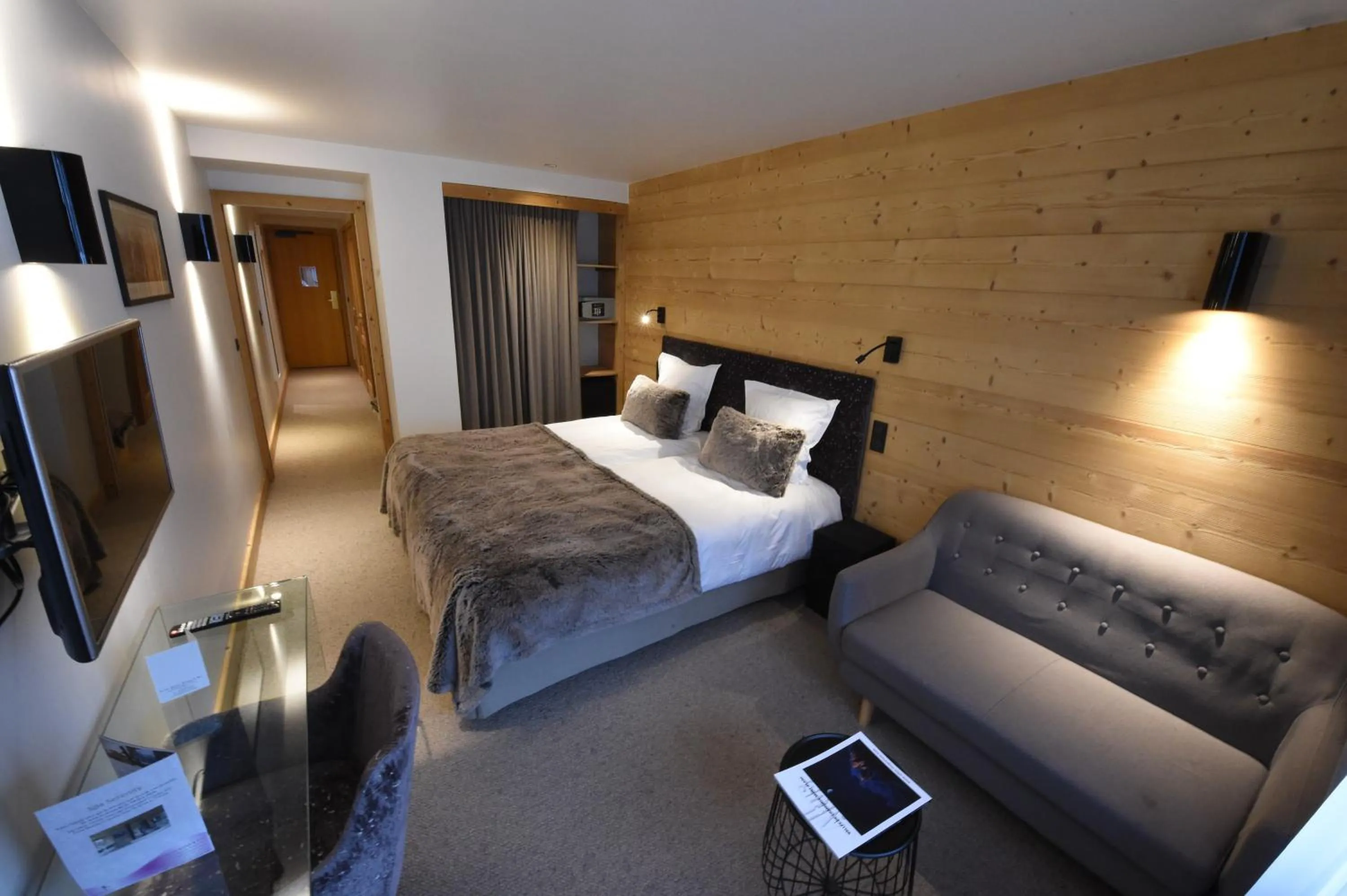 Bedroom, Bed in Park Hotel Suisse & Spa