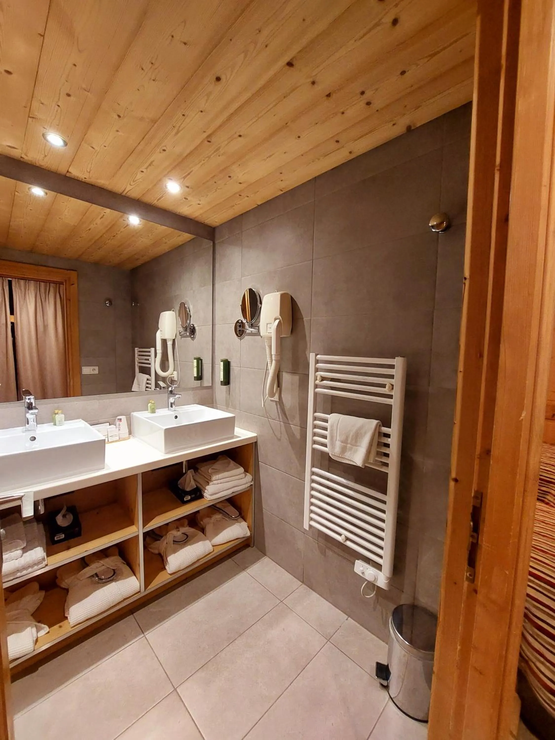 Bathroom in Park Hotel Suisse & Spa