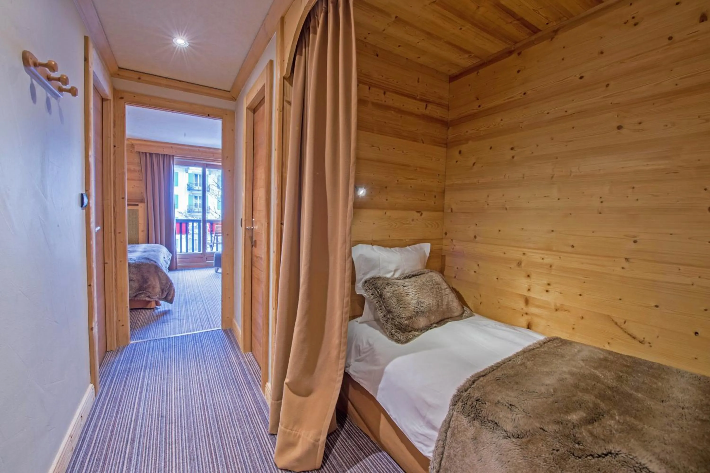 Bedroom, Bed in Park Hotel Suisse & Spa