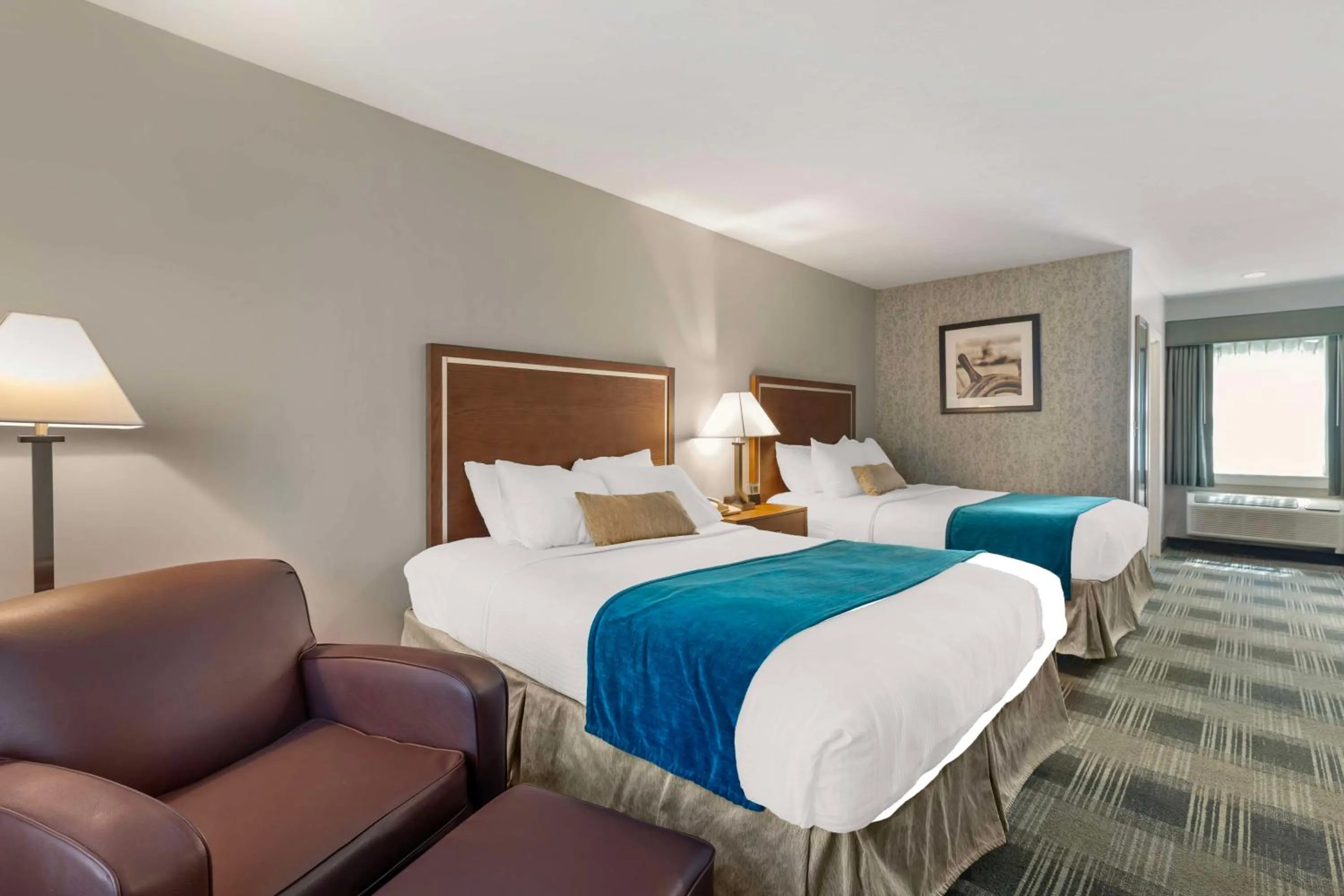 Bedroom, Bed in Best Western Plus Cold Spring