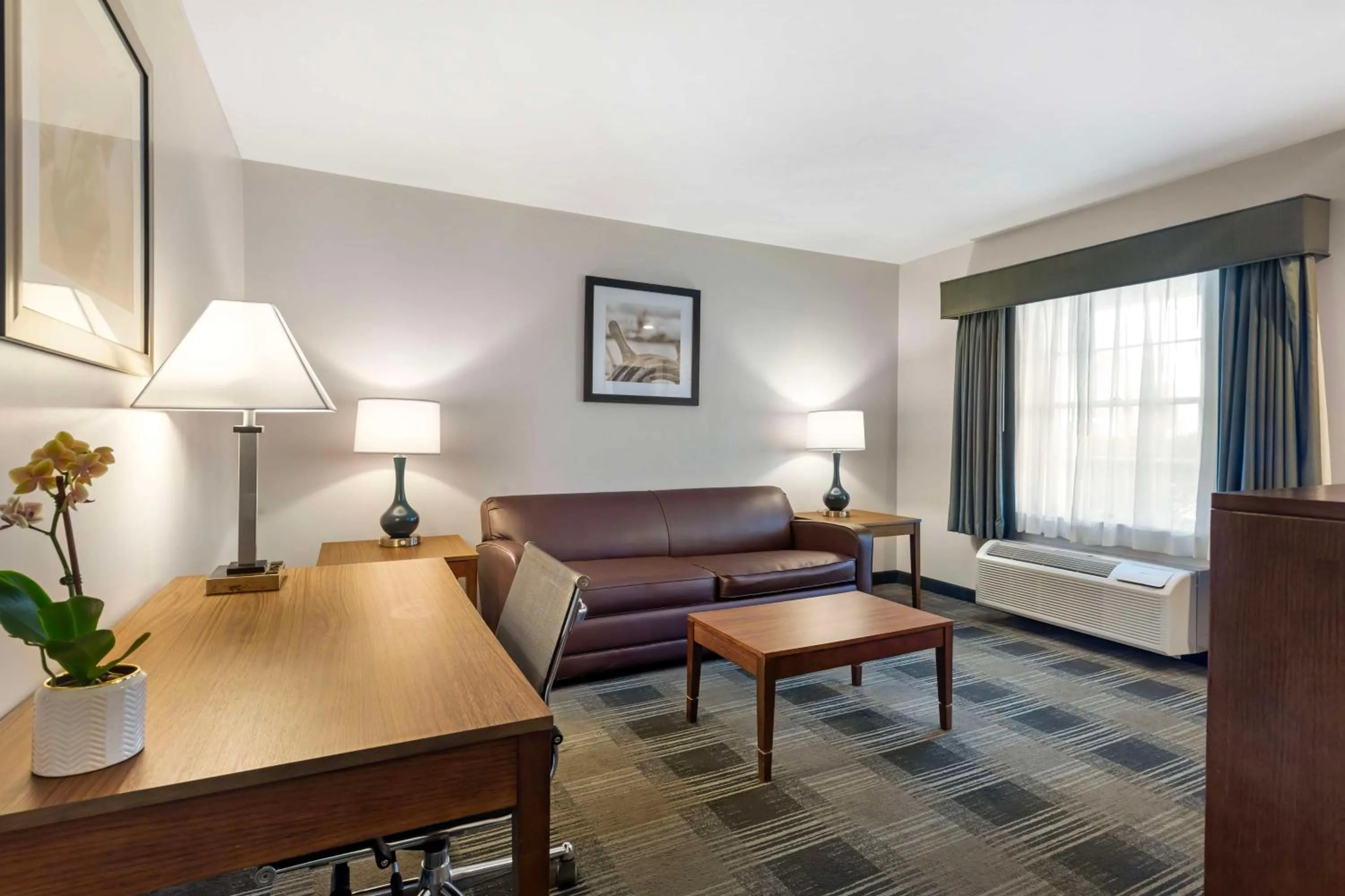 Bedroom, Bed in Best Western Plus Cold Spring