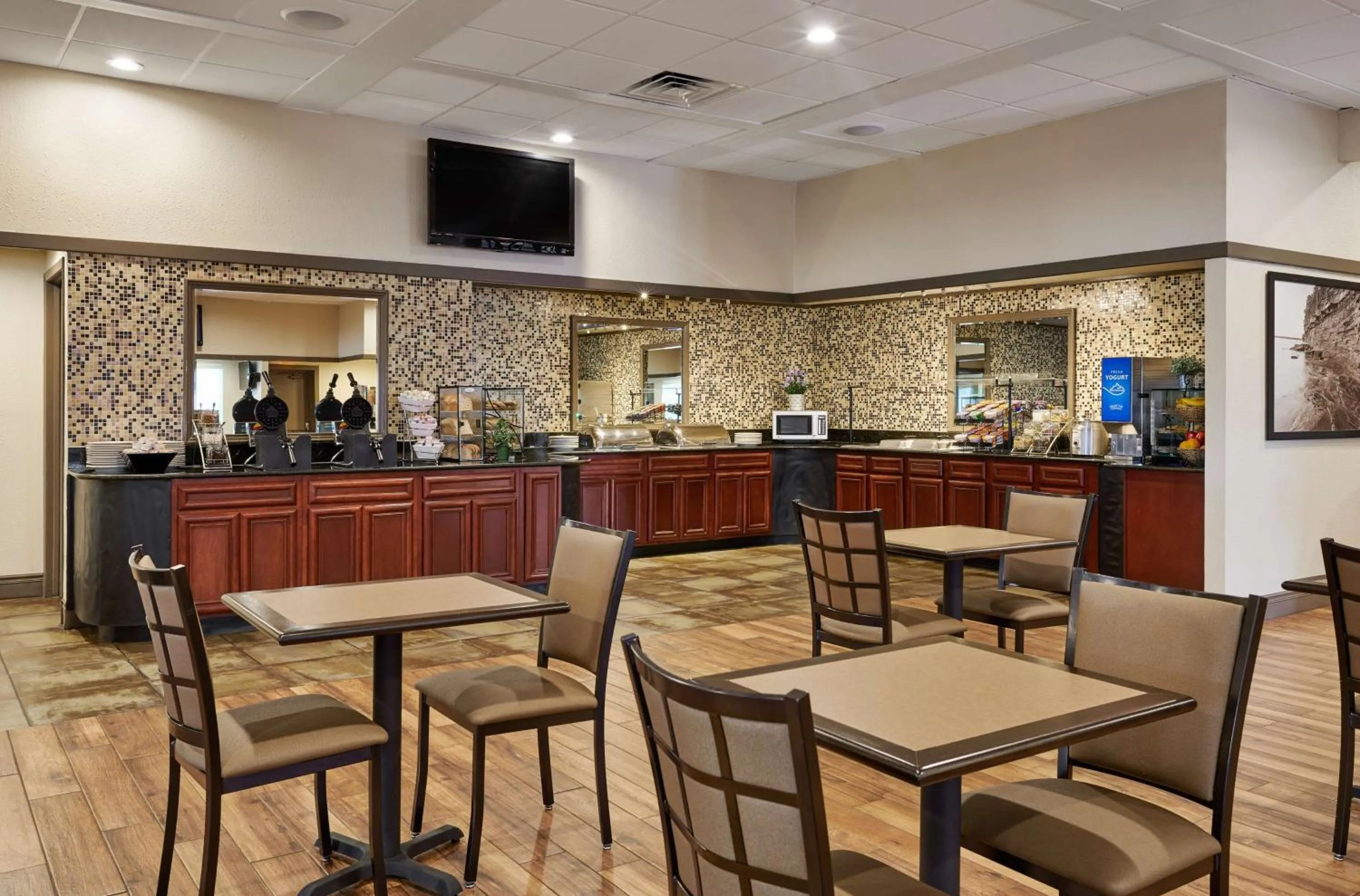 Restaurant/places to eat in Best Western Plus Milwaukee Airport Hotel & Conference Center