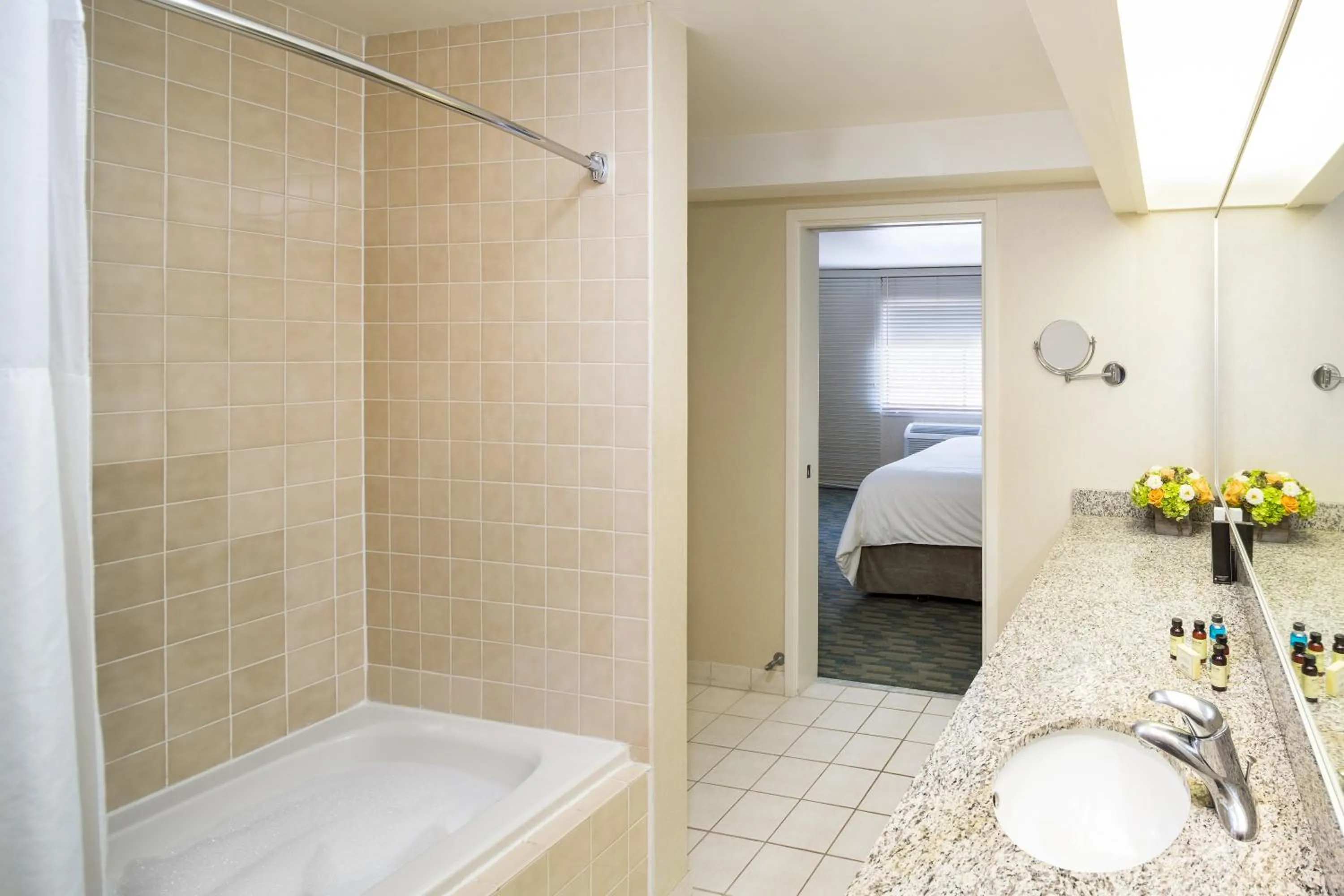 Shower, Bed in The Domain Hotel