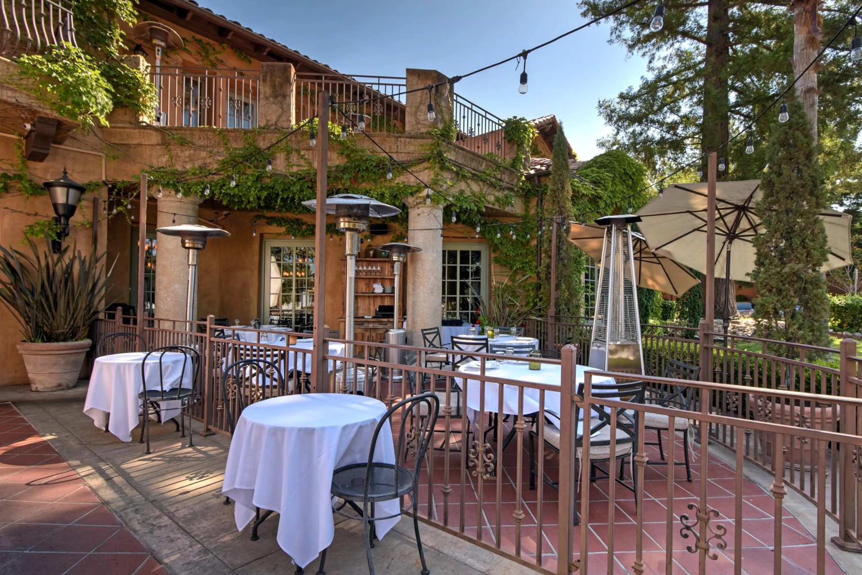 Restaurant/places to eat in Hotel Los Gatos