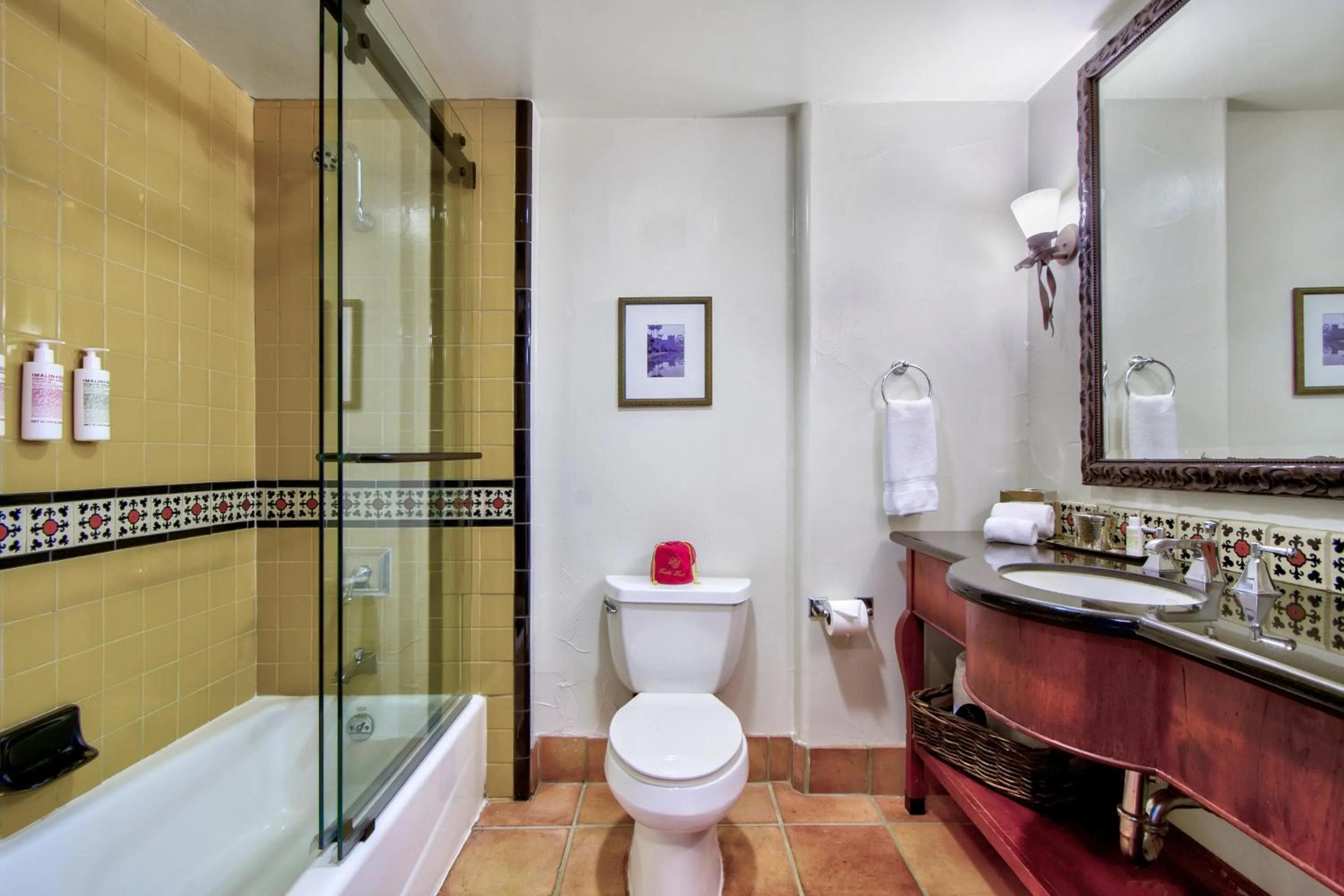 Bathroom in Hotel Los Gatos