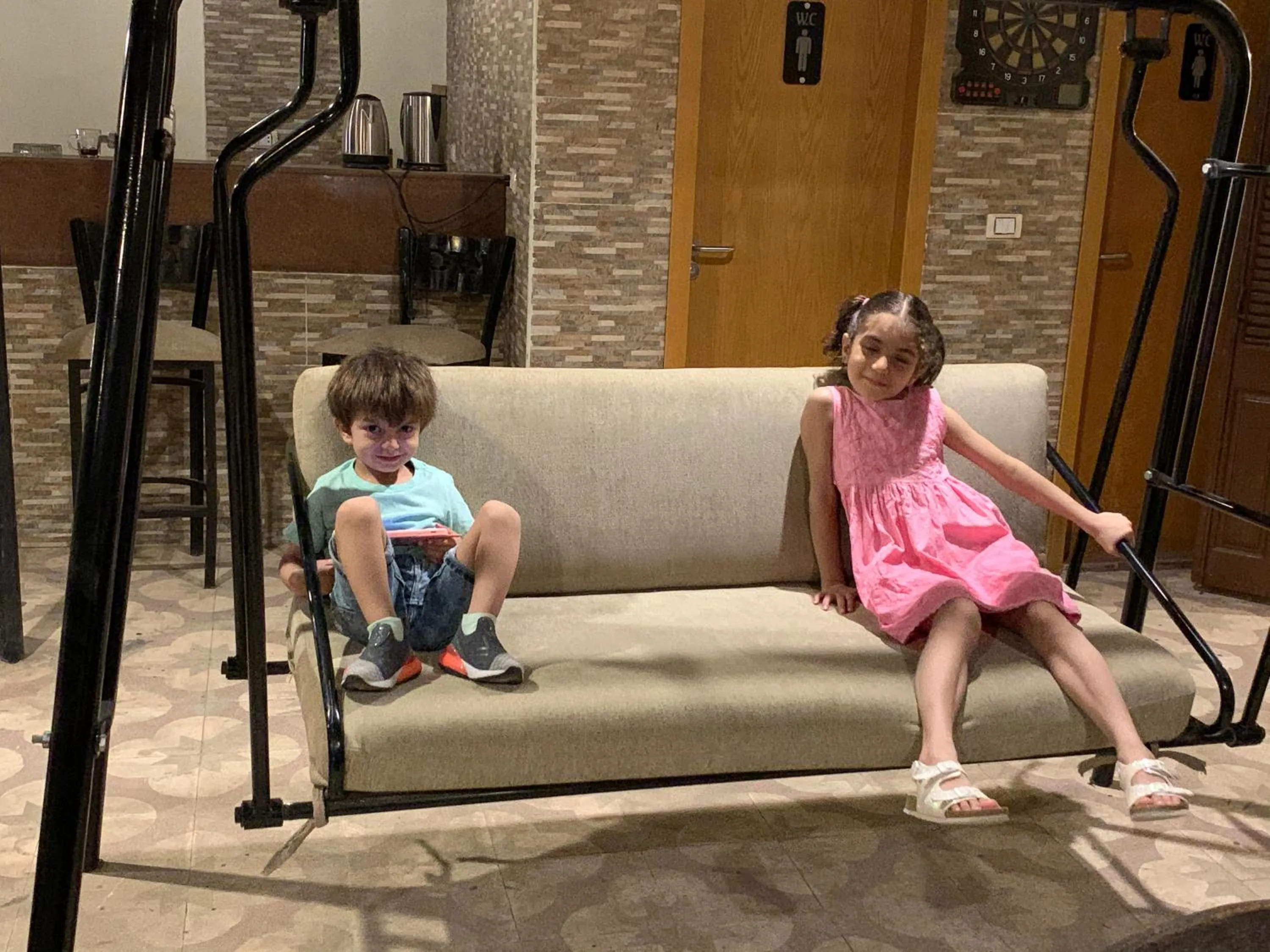 People in Draz pyramids view Bed & breakfast