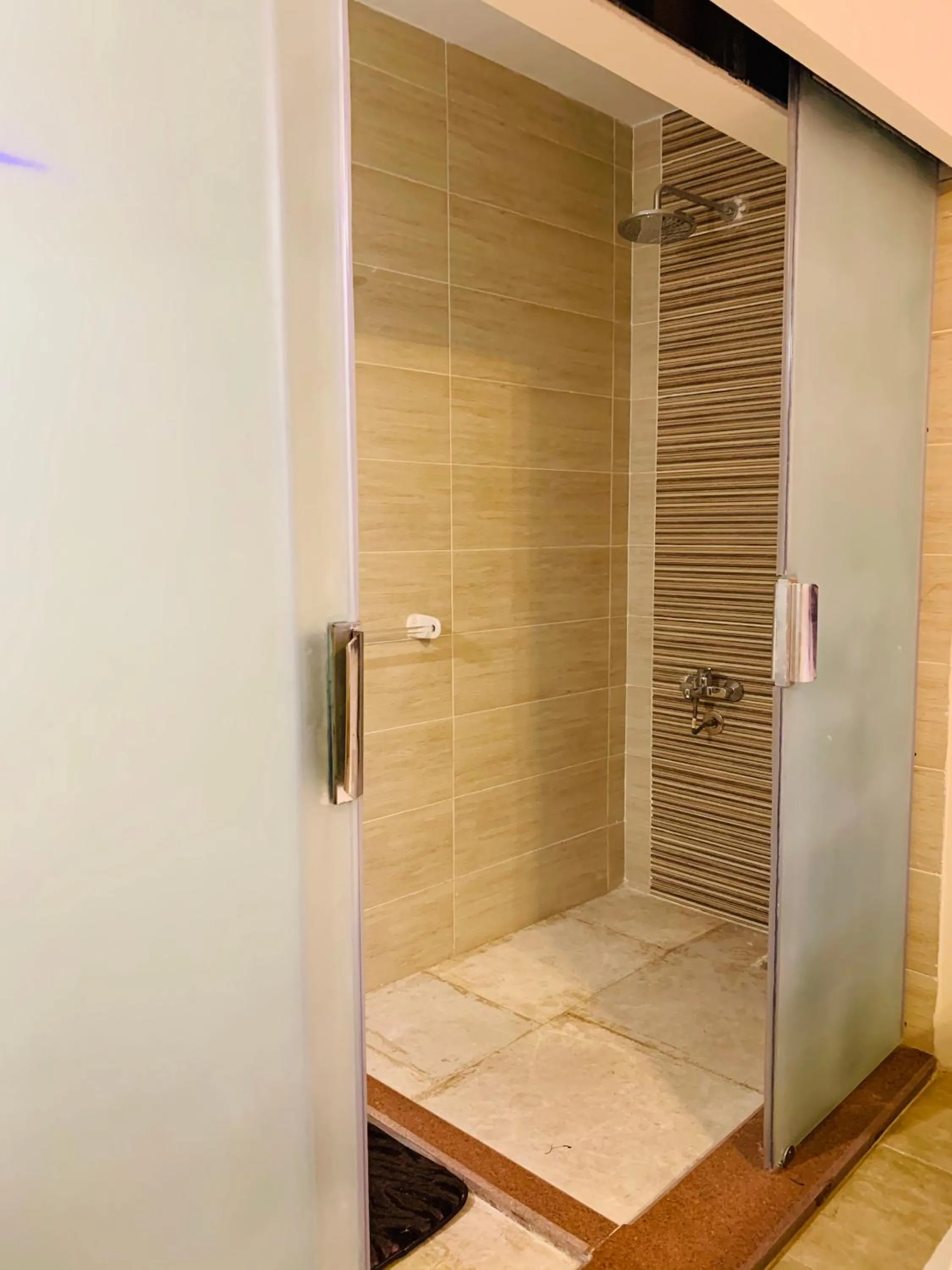 Bathroom in Draz pyramids view Bed & breakfast