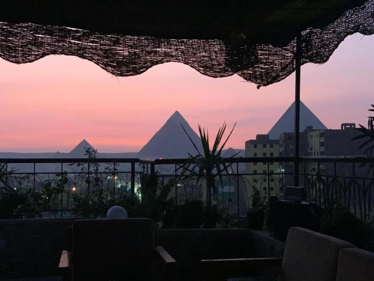 Patio in Draz pyramids view Bed & breakfast