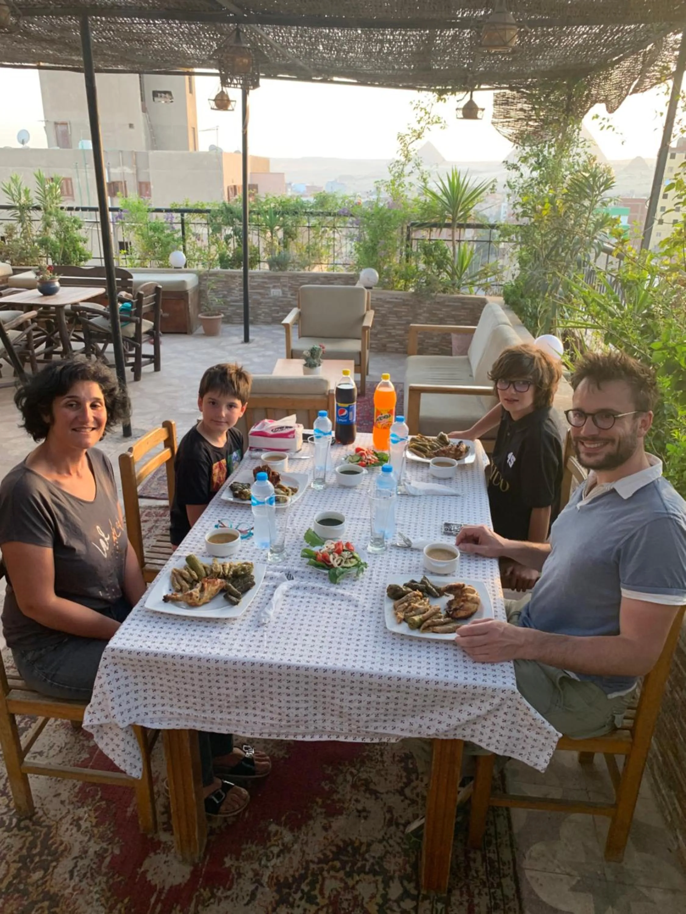 Patio in Draz pyramids view Bed & breakfast