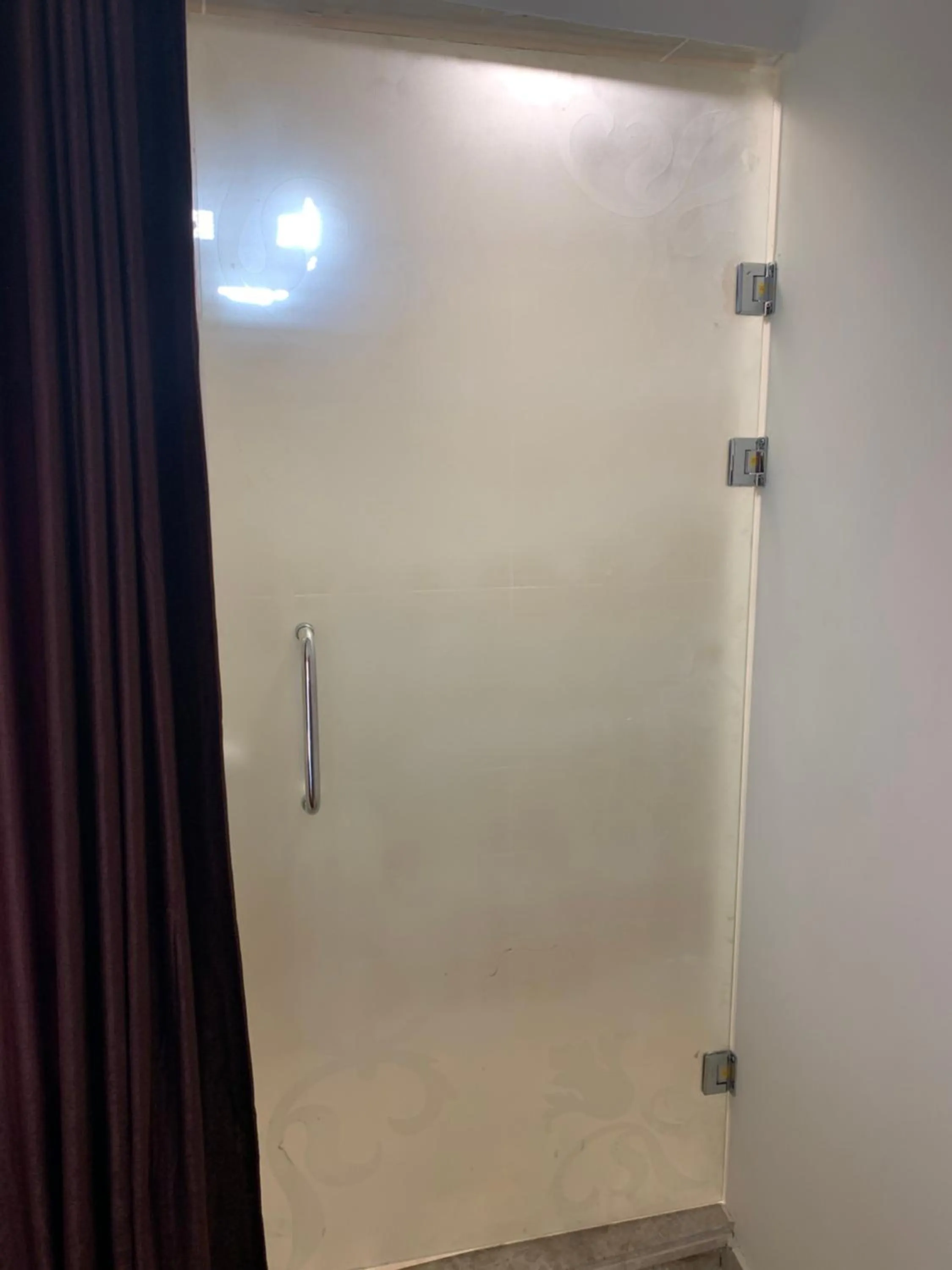 Shower in Draz pyramids view Bed & breakfast