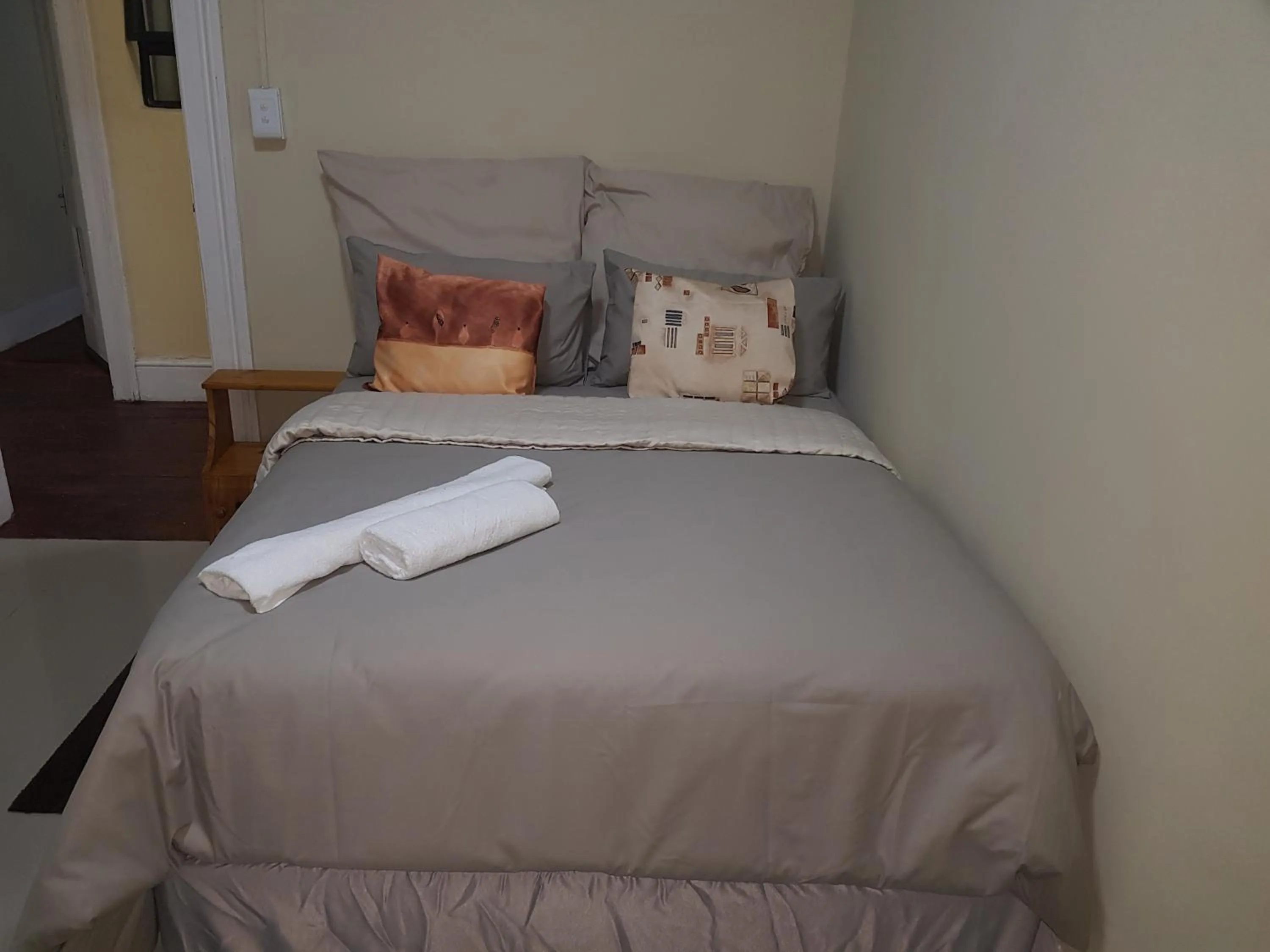 Bed in Helpful lodge