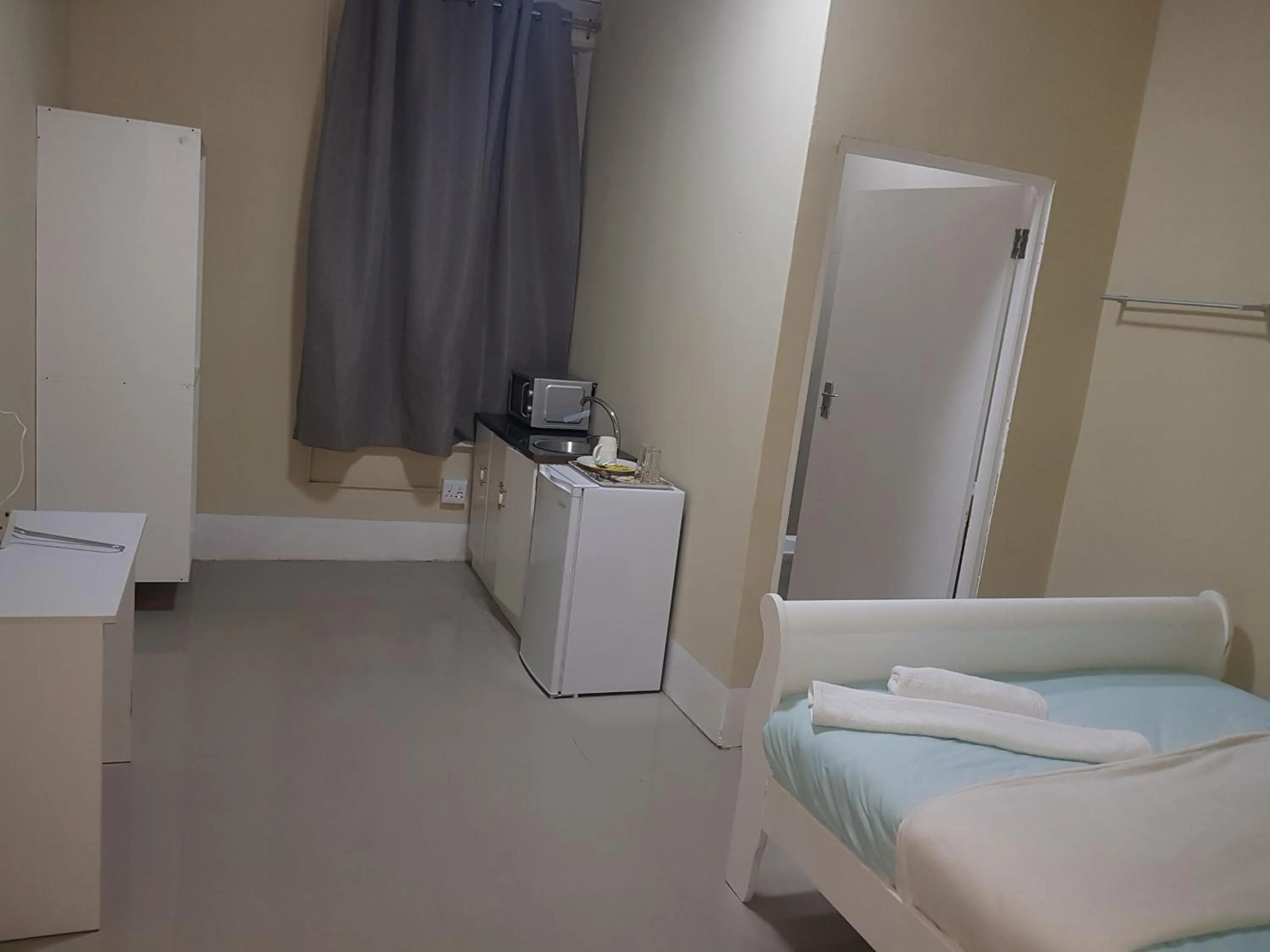 Bed in Helpful lodge