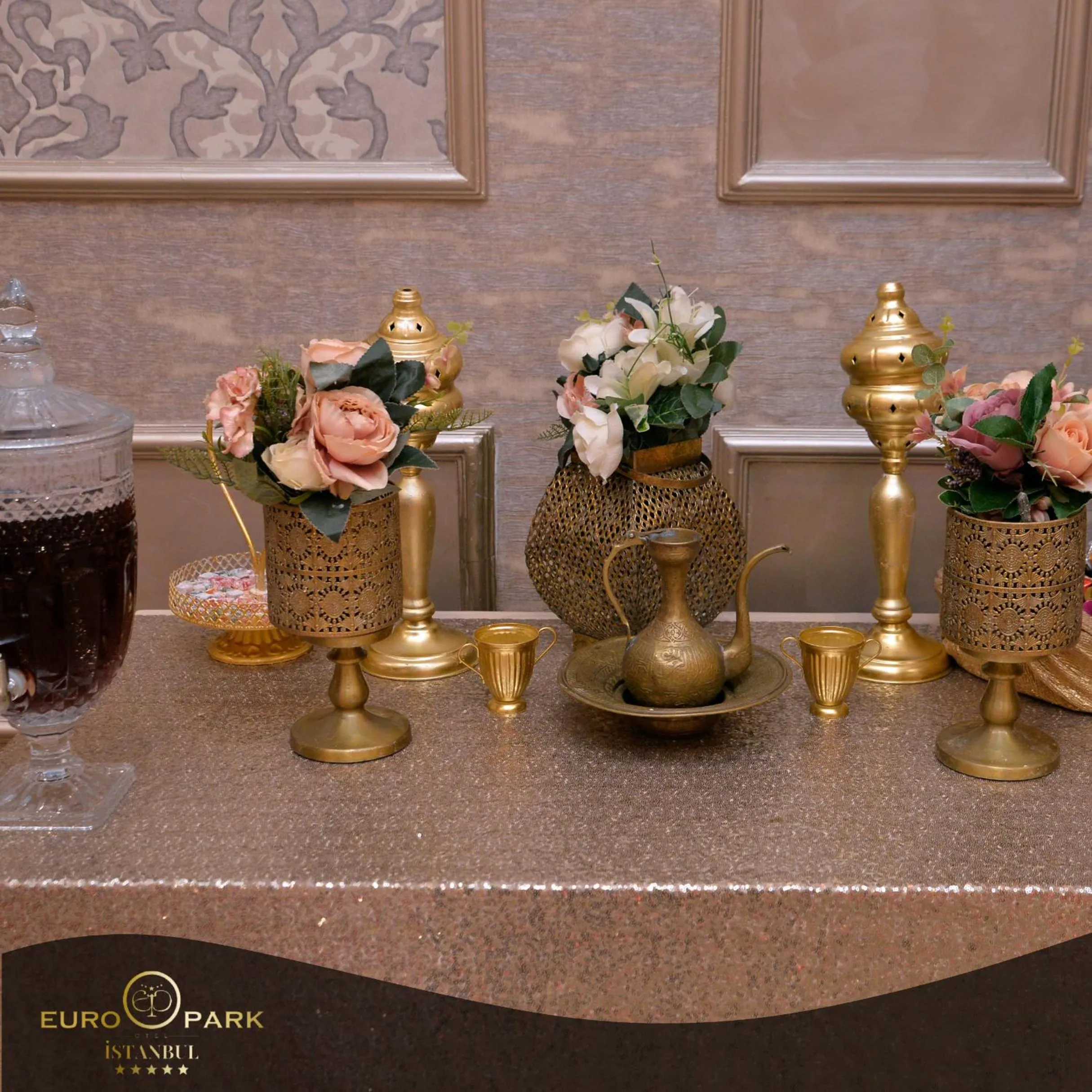 Restaurant/places to eat in Euro Park Otel