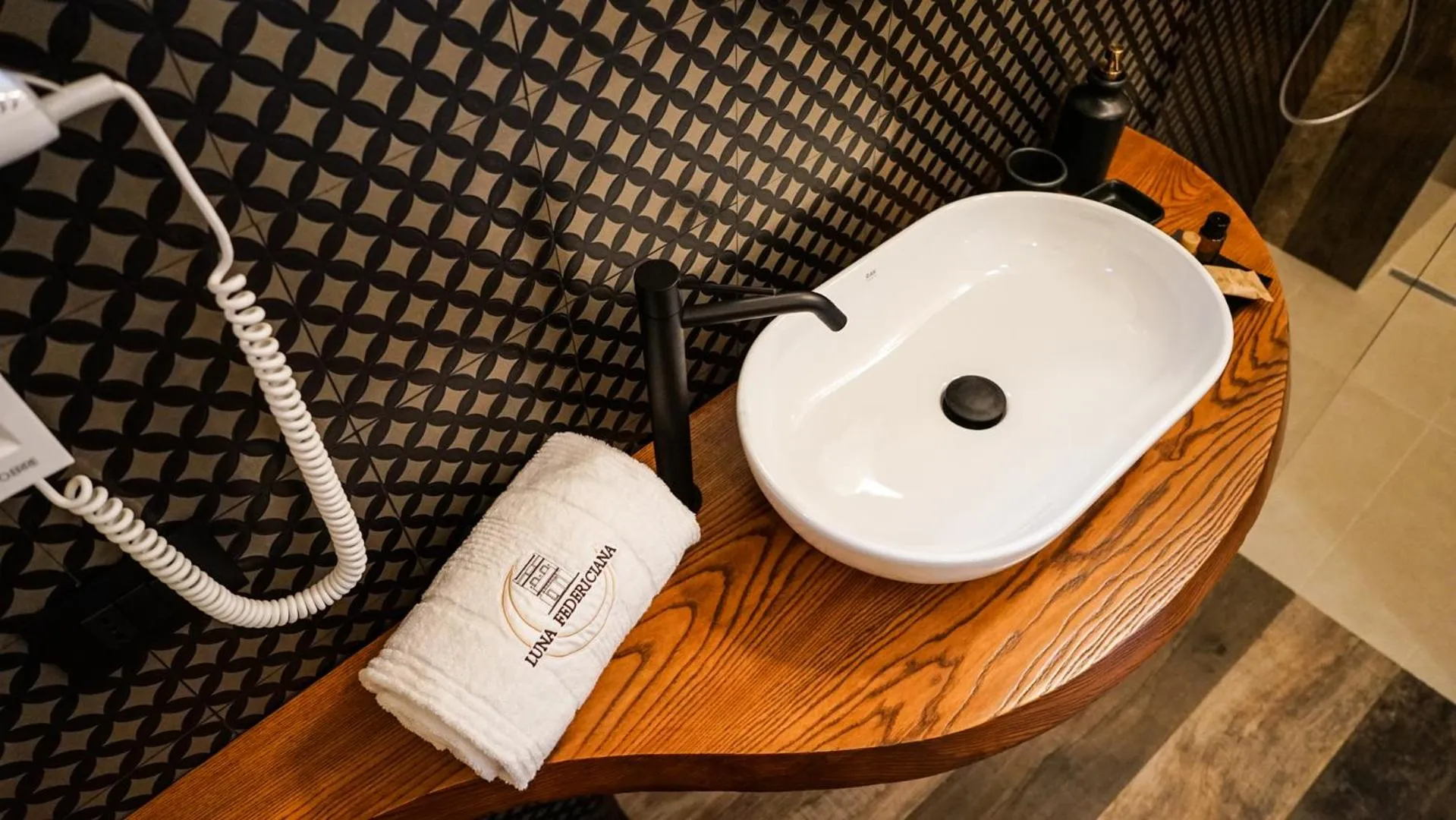 Bathroom in Luna Federiciana Luxury Room & Spa