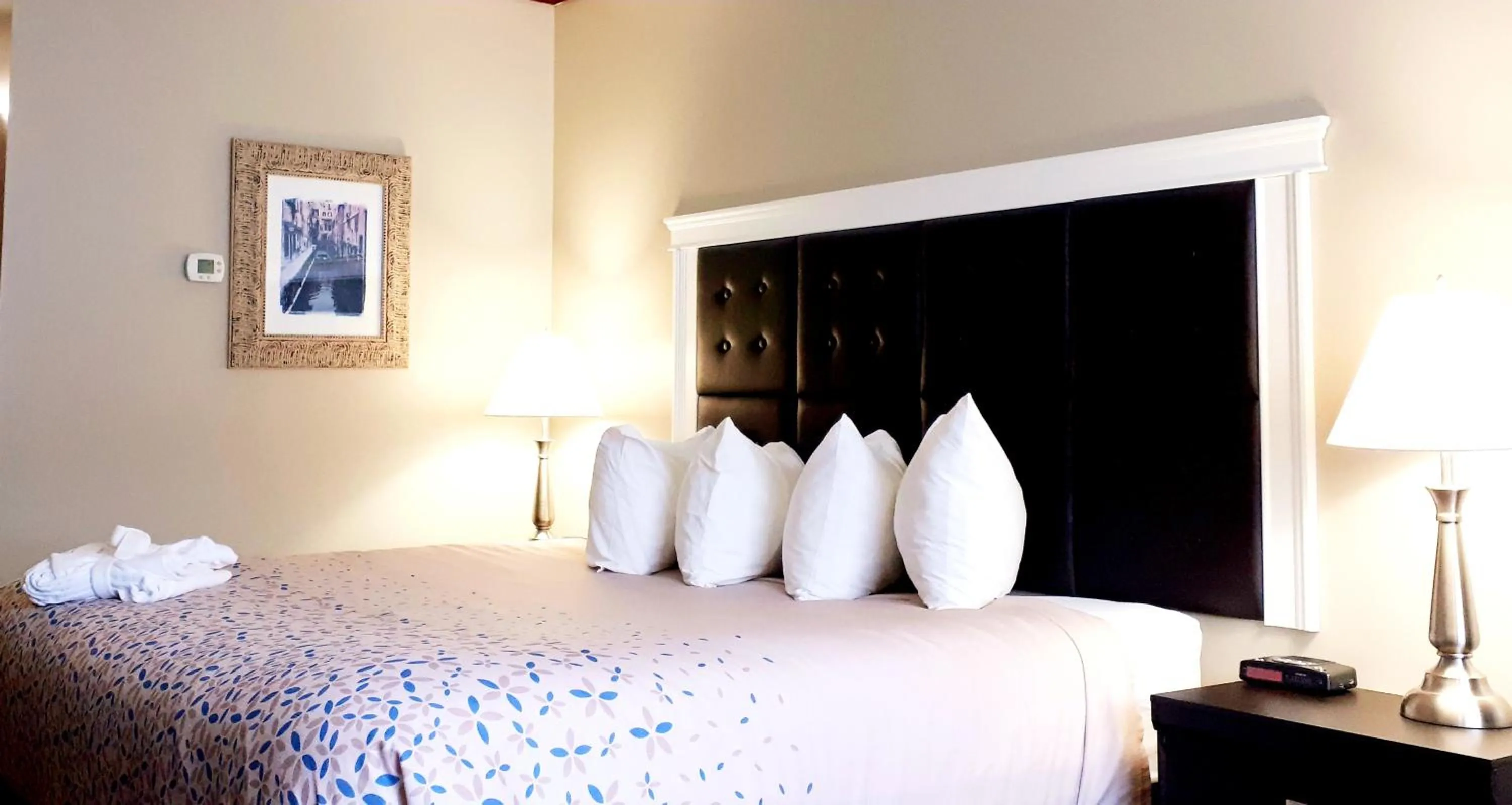 Bed in Causeway Bay Hotel