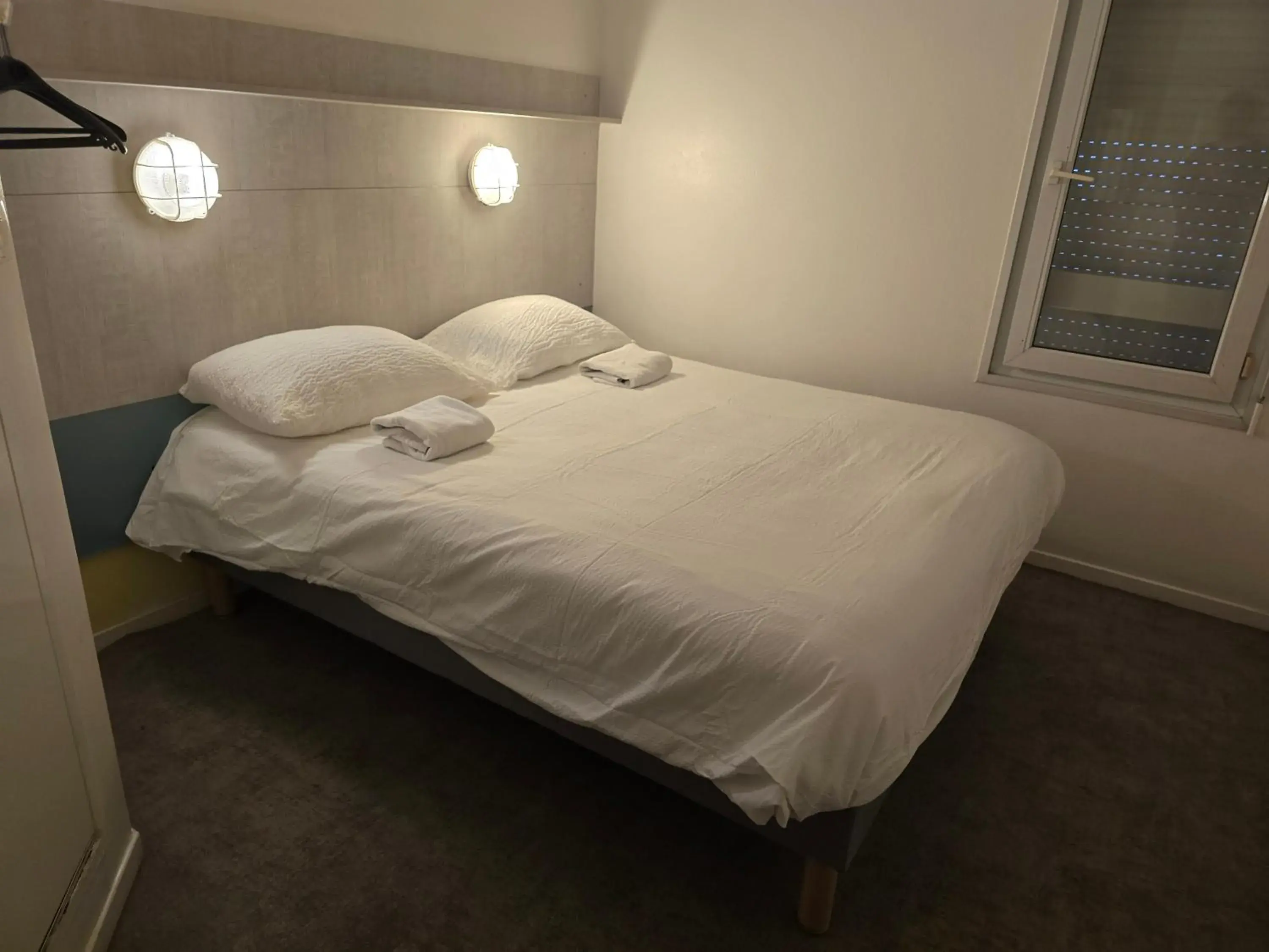 Double Room in Brit Hotel Essentiel Poitiers Gare du Futuroscope Double Room in Brit Hotel Essentiel Poitiers Gare du Futuroscope