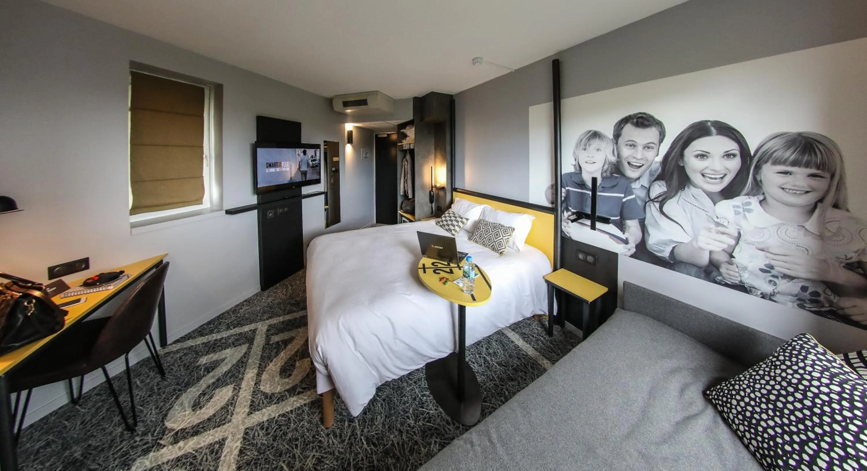 Photo of the whole room, Bed in Ibis Styles Clermont-Ferrand République