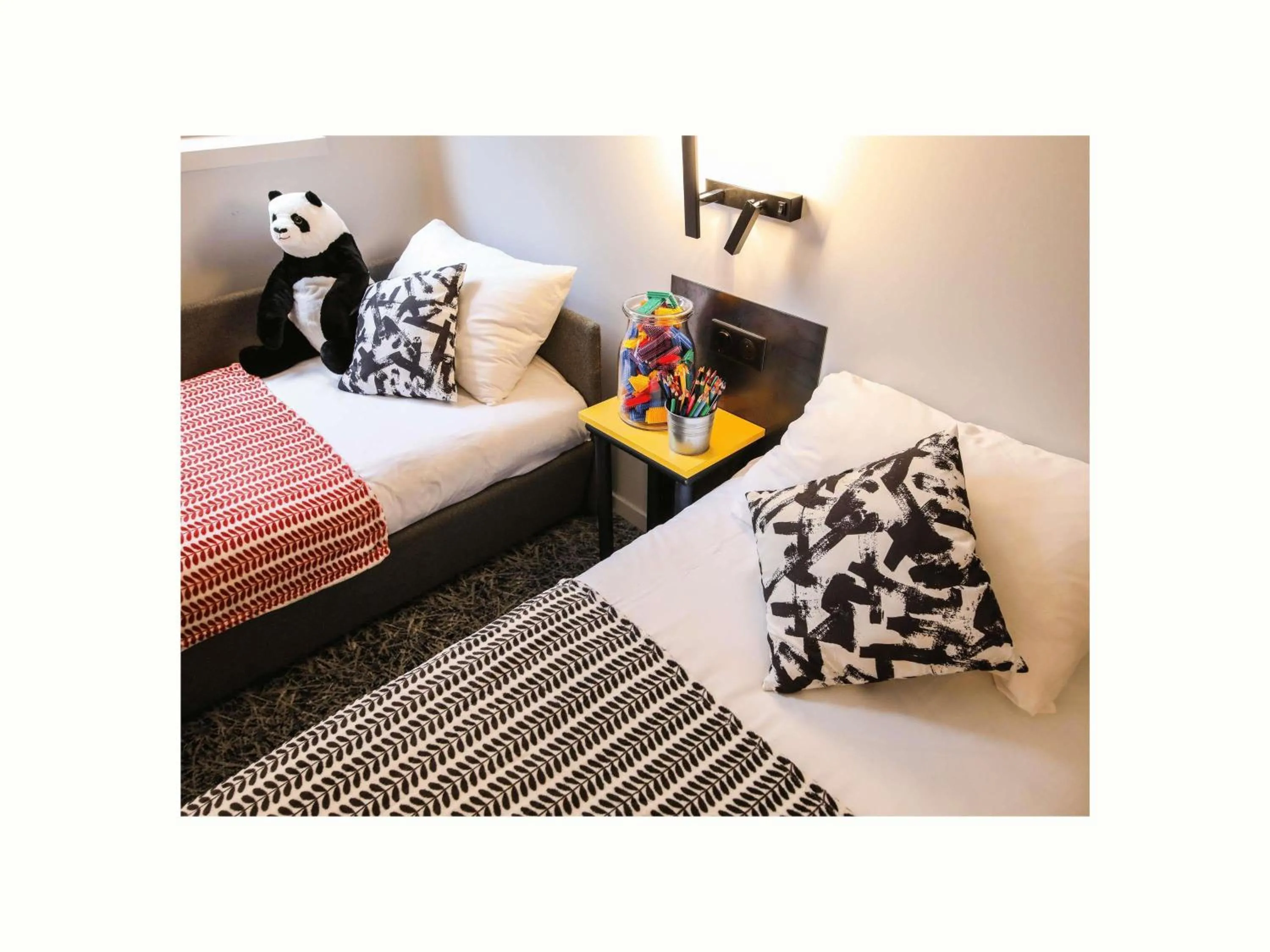 Bedroom, Bed in Ibis Styles Clermont-Ferrand République