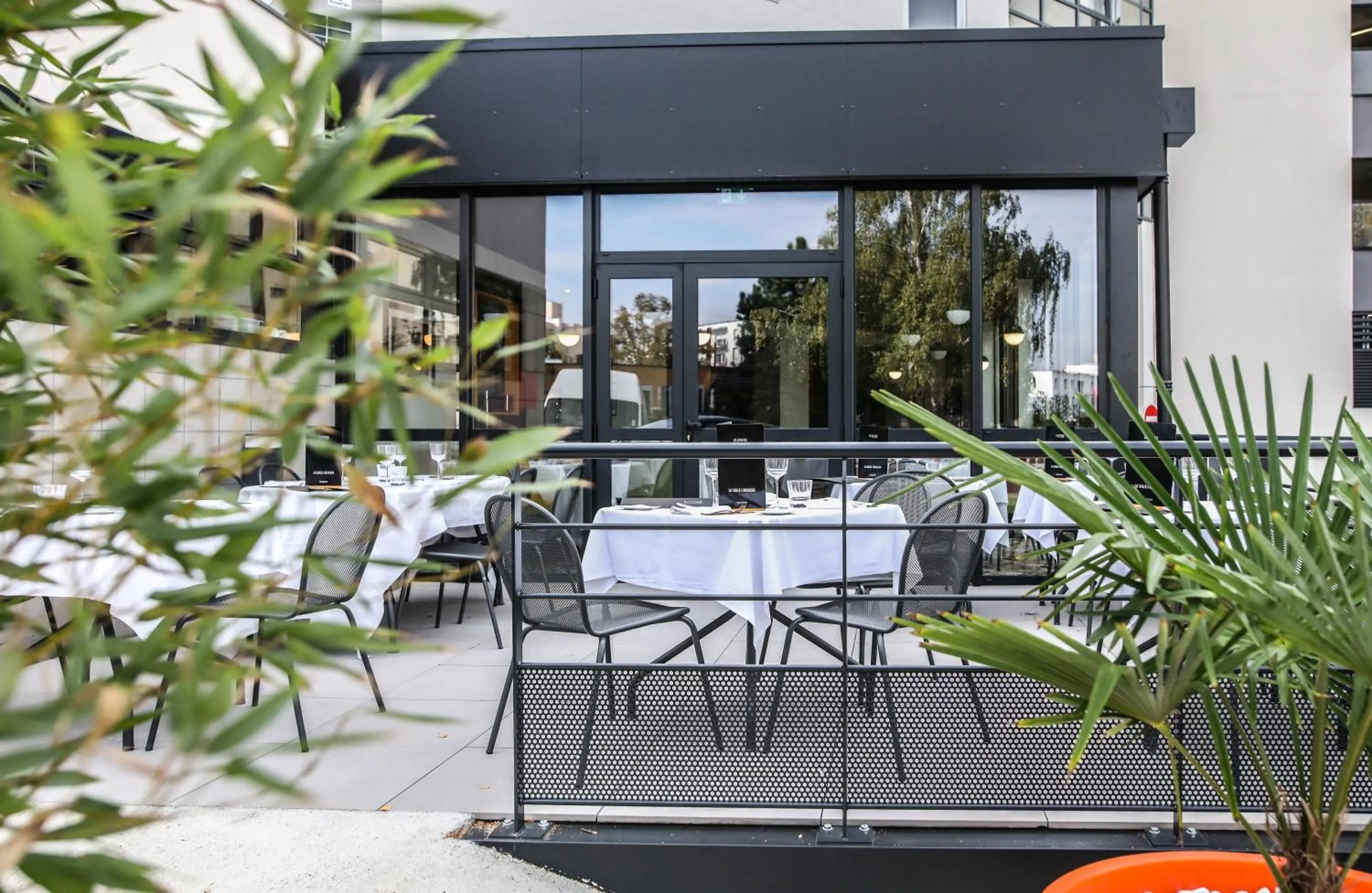 Patio in Ibis Styles Clermont-Ferrand République