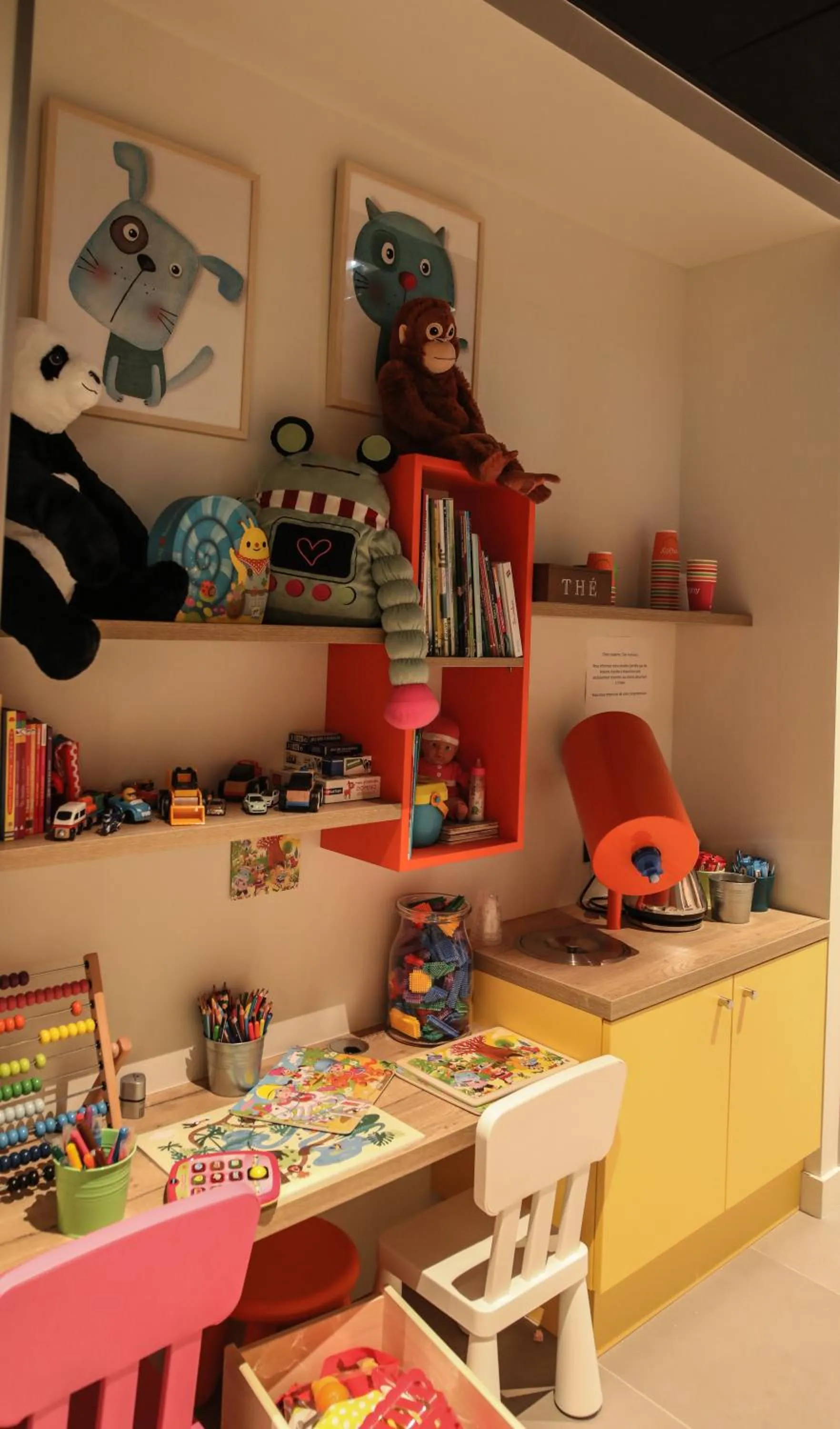 young children in Ibis Styles Clermont-Ferrand République