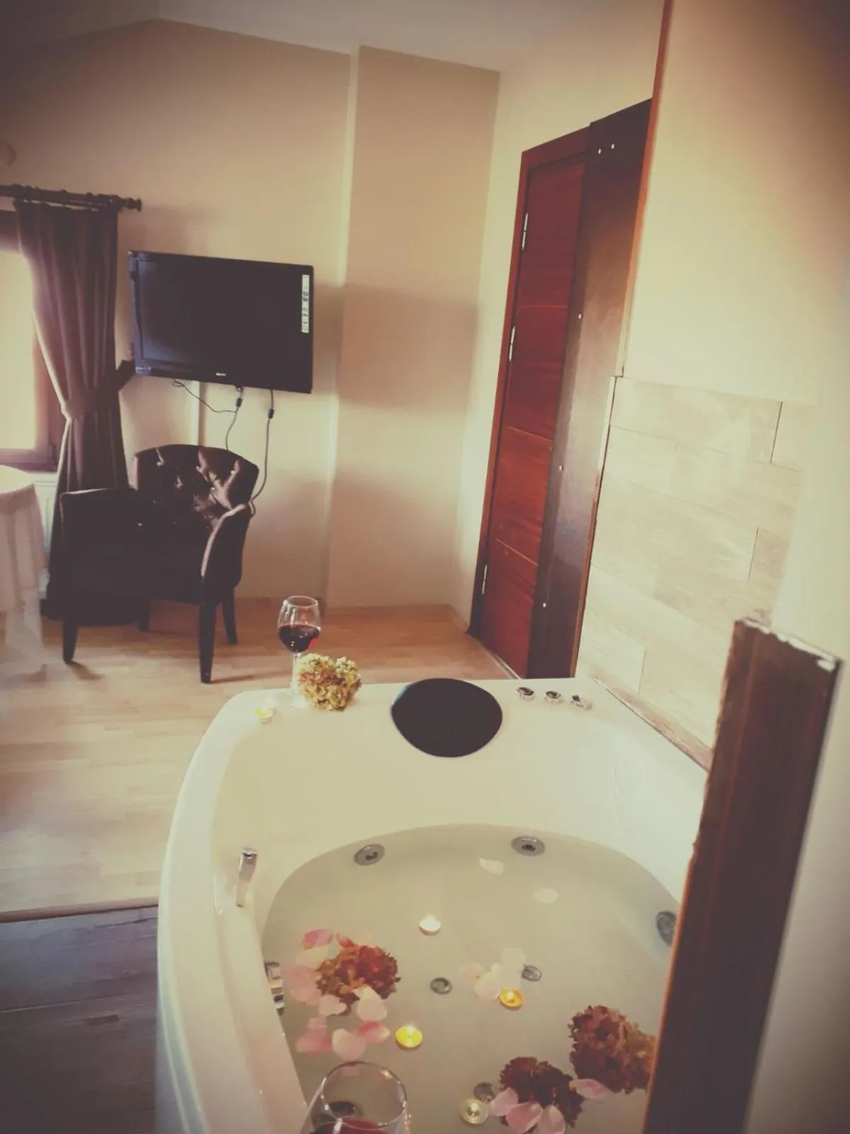 Area and facilities in Velena Hotel