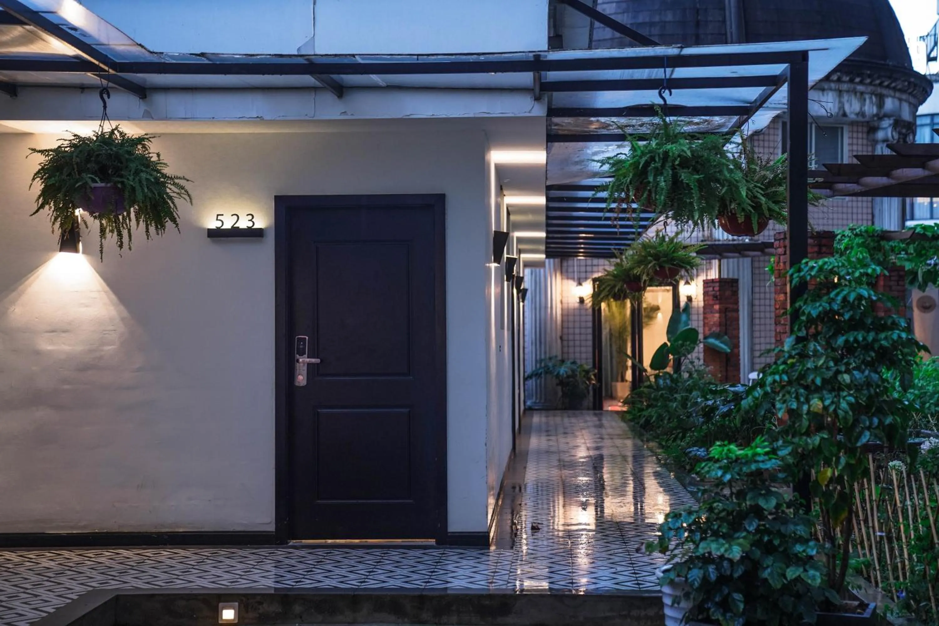 Garden in Chengdu Local Tea Hostel - Short Walk To Taikooli - Chill & Social Coffee Lounge - Metro downstairs - Free Activities - Friendly English Speaking Staff - Tibet, Panda, Buddha & Snow Mountain Tours